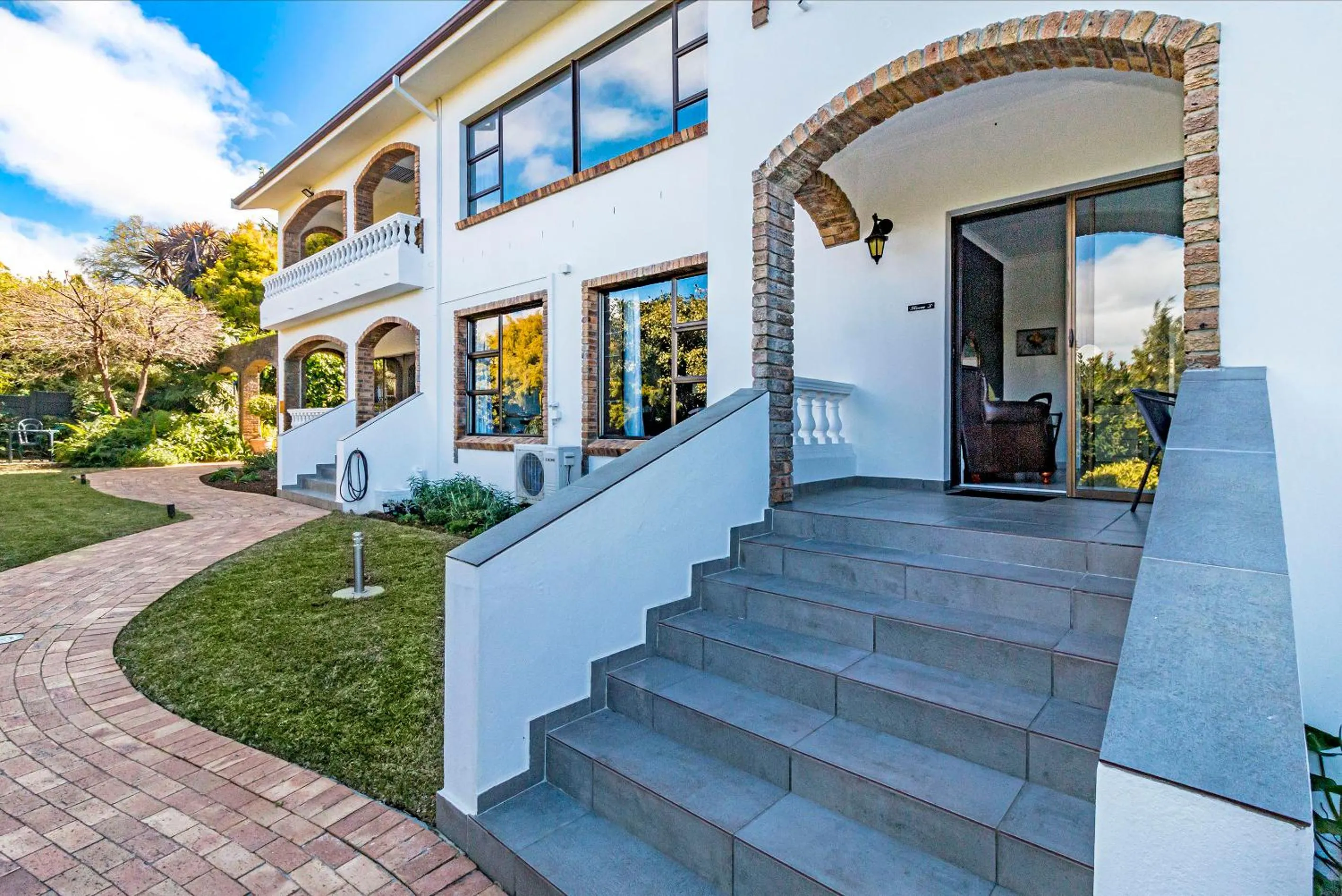 Property building in 5 Rembrandt Guesthouse