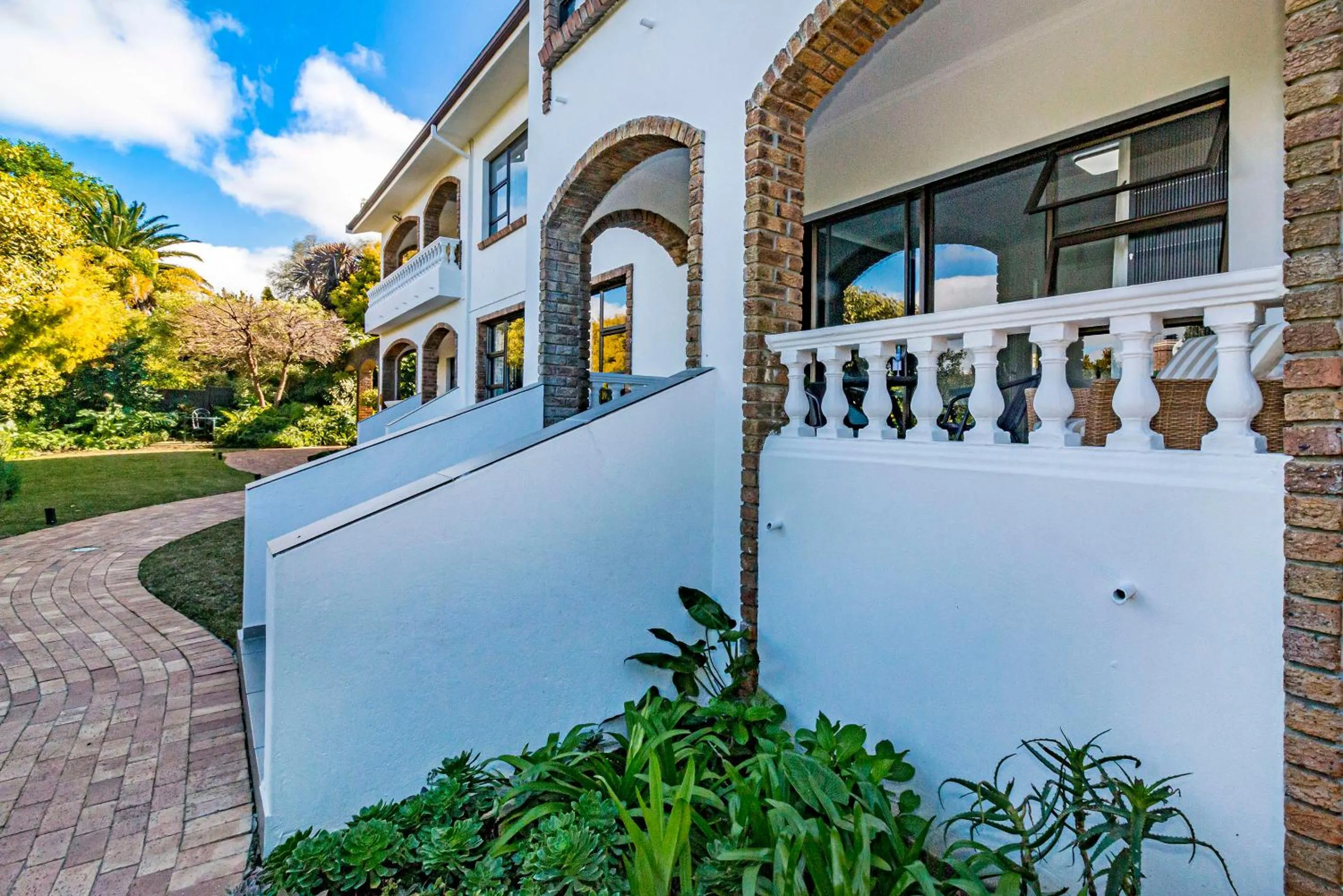 Property building in 5 Rembrandt Guesthouse