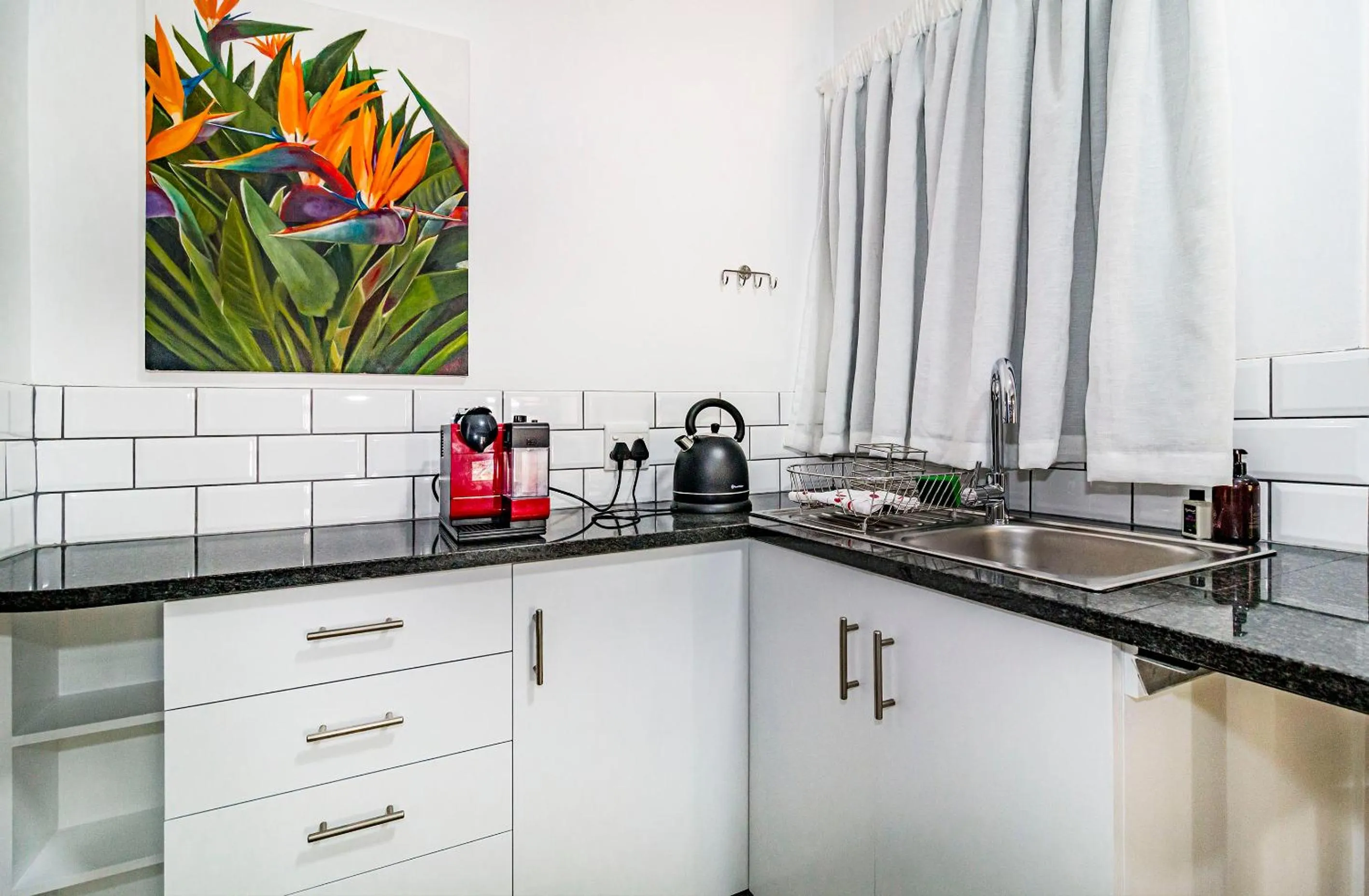 Kitchen or kitchenette in 5 Rembrandt Guesthouse