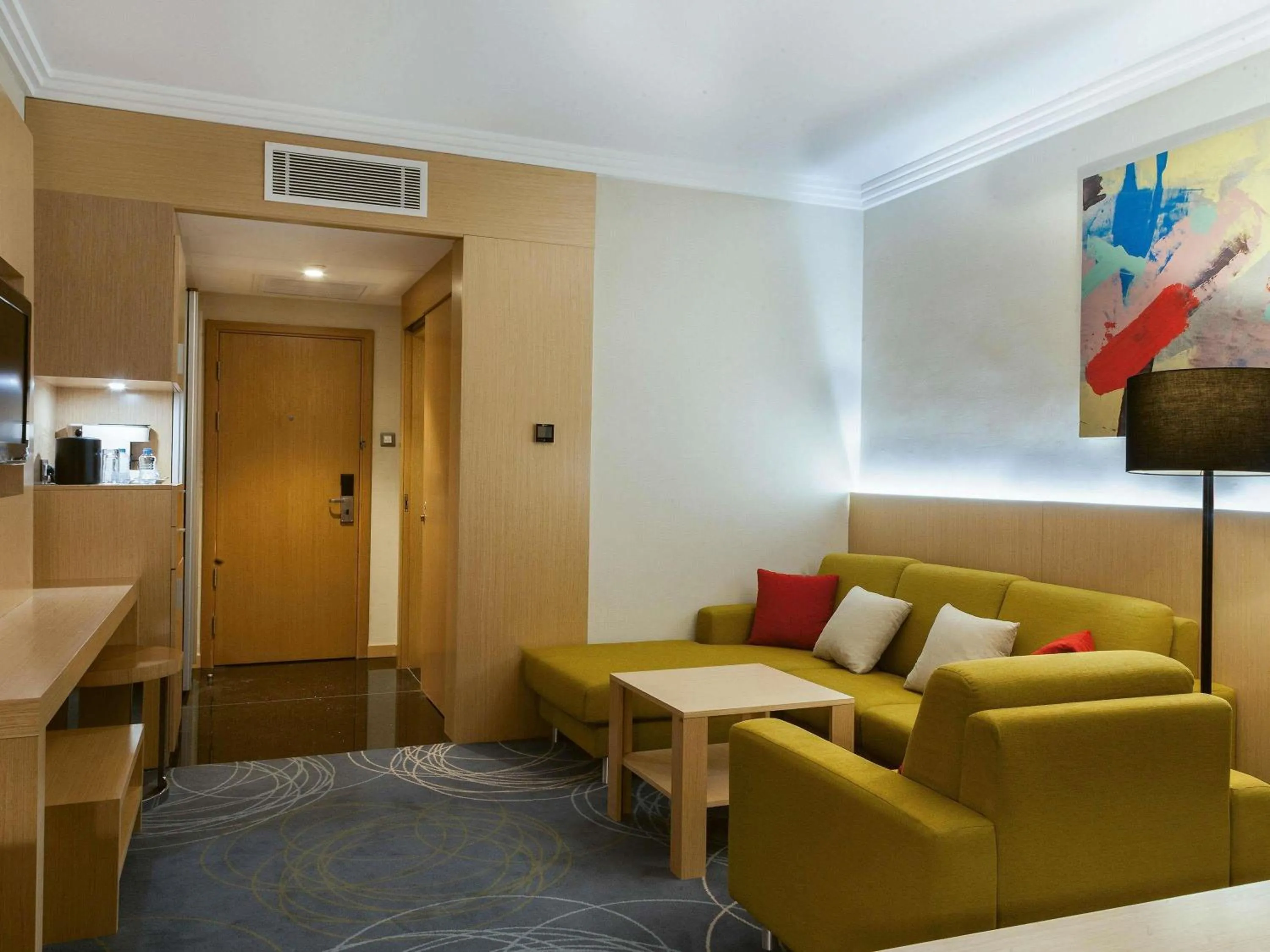 Photo of the whole room in Mövenpick Hotel Amman