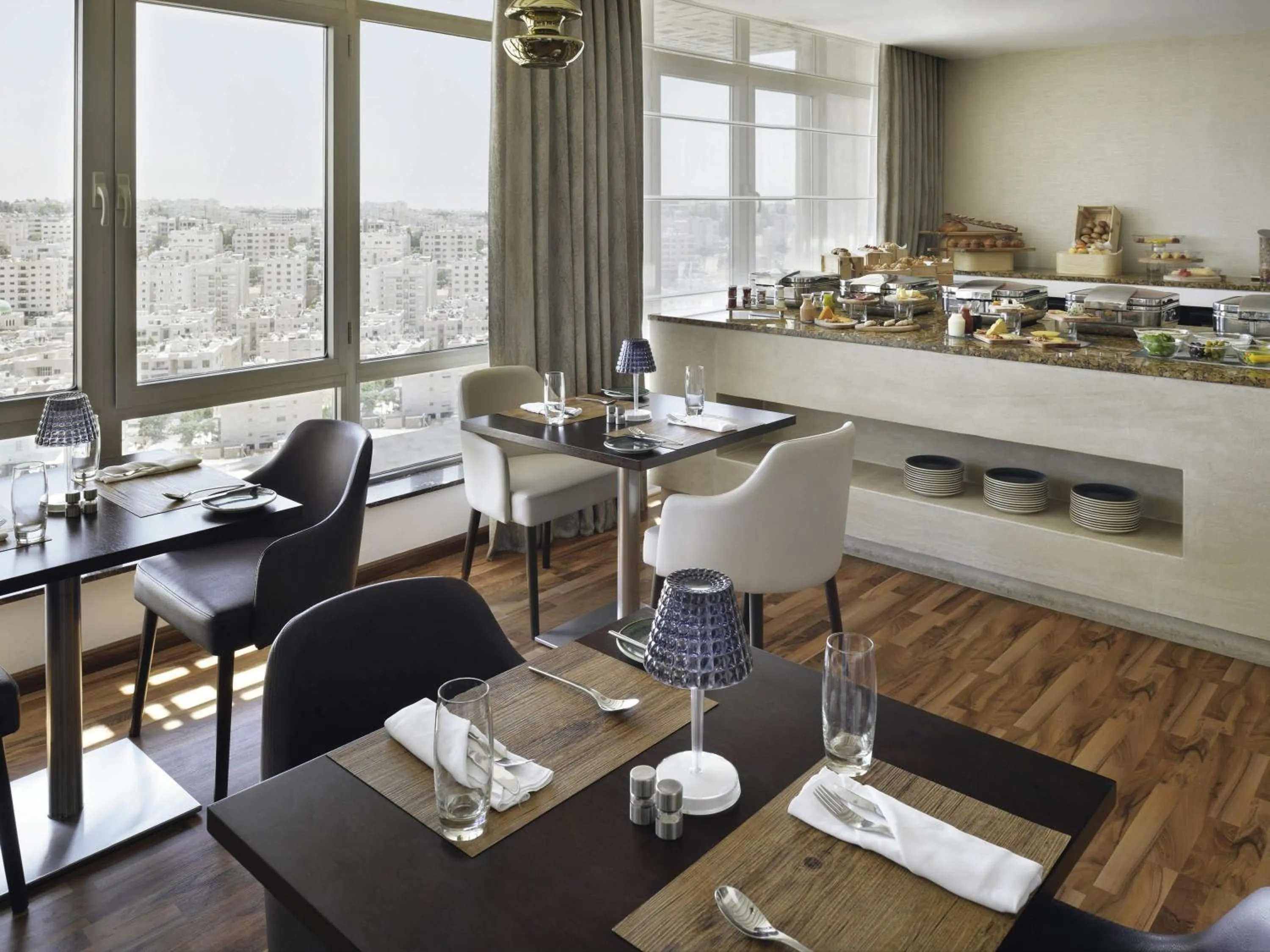 Restaurant/places to eat in Mövenpick Hotel Amman