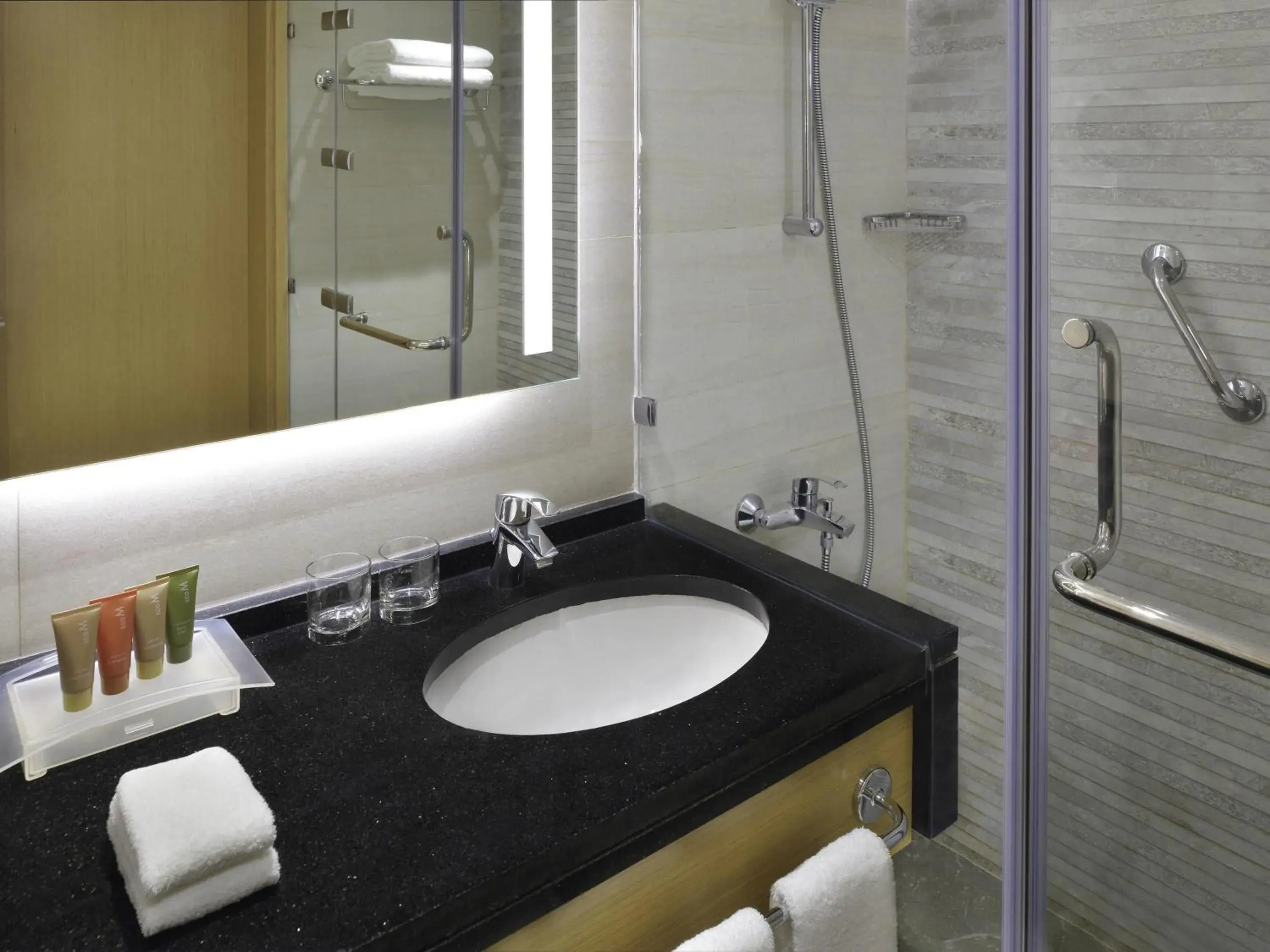 Superior Twin Room in Mövenpick Hotel Amman Superior Twin Room in Mövenpick Hotel Amman