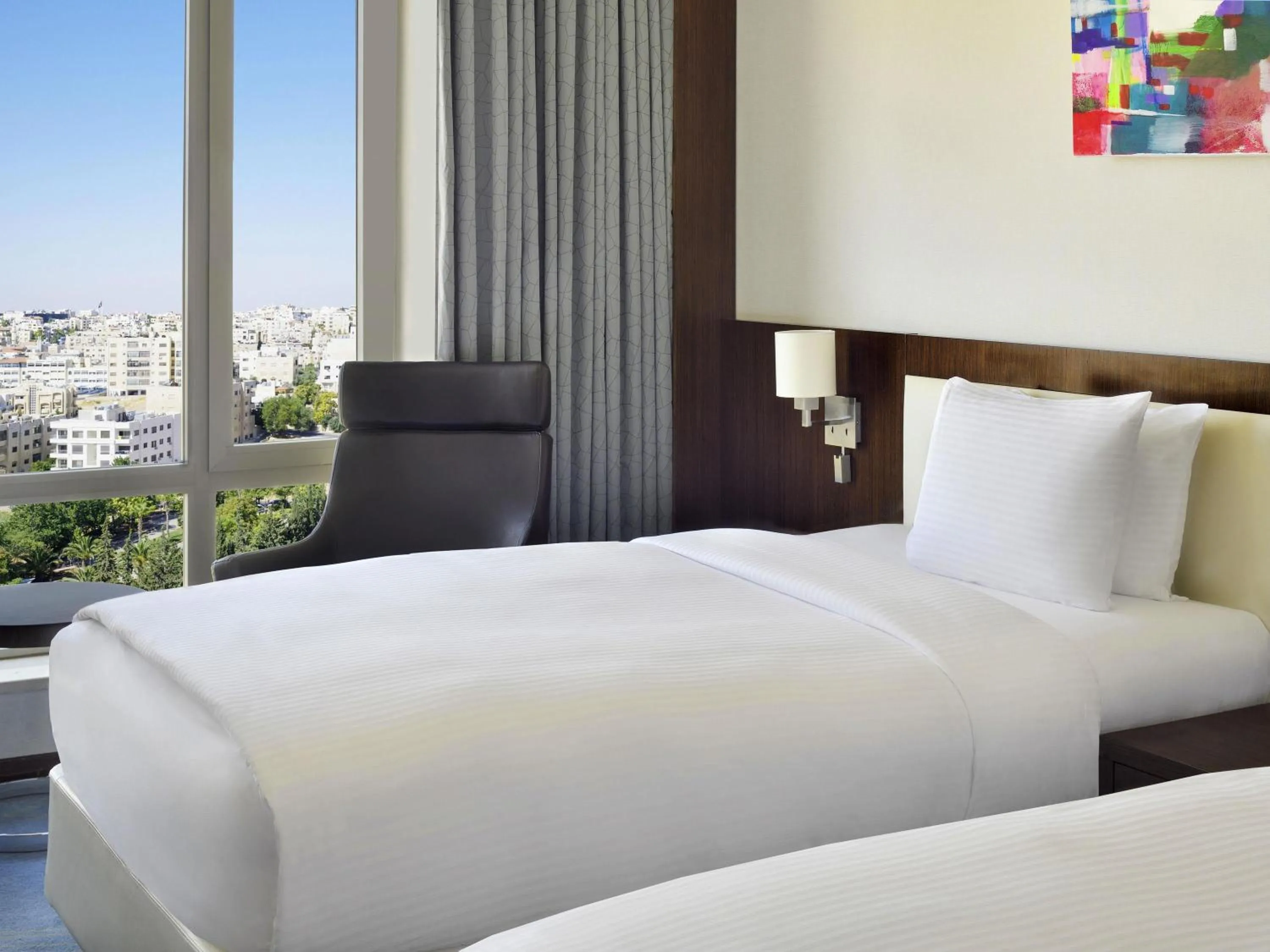 Bedroom, Bed in Mövenpick Hotel Amman