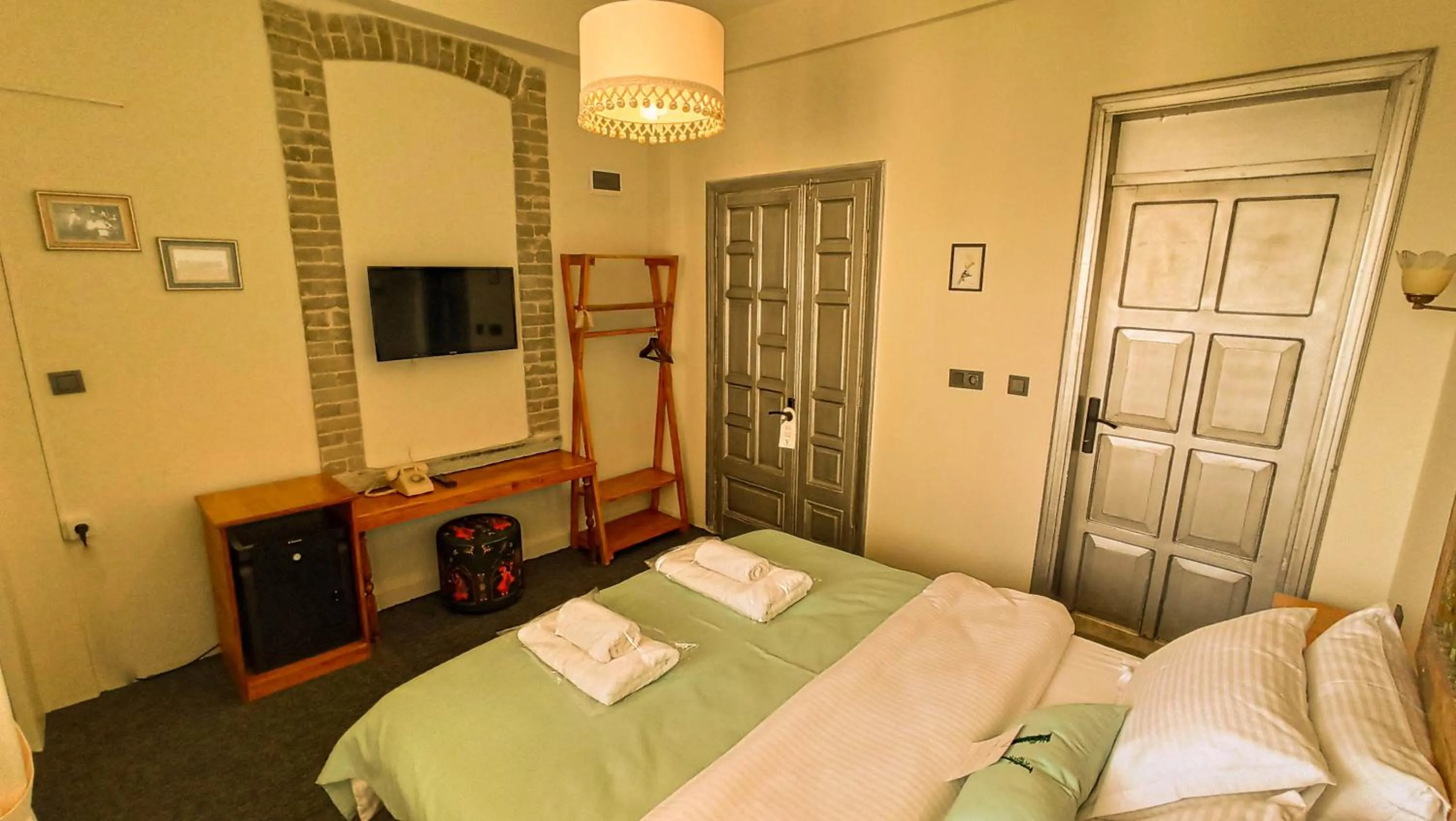 Photo of the whole room, Bed in Variante Hotel