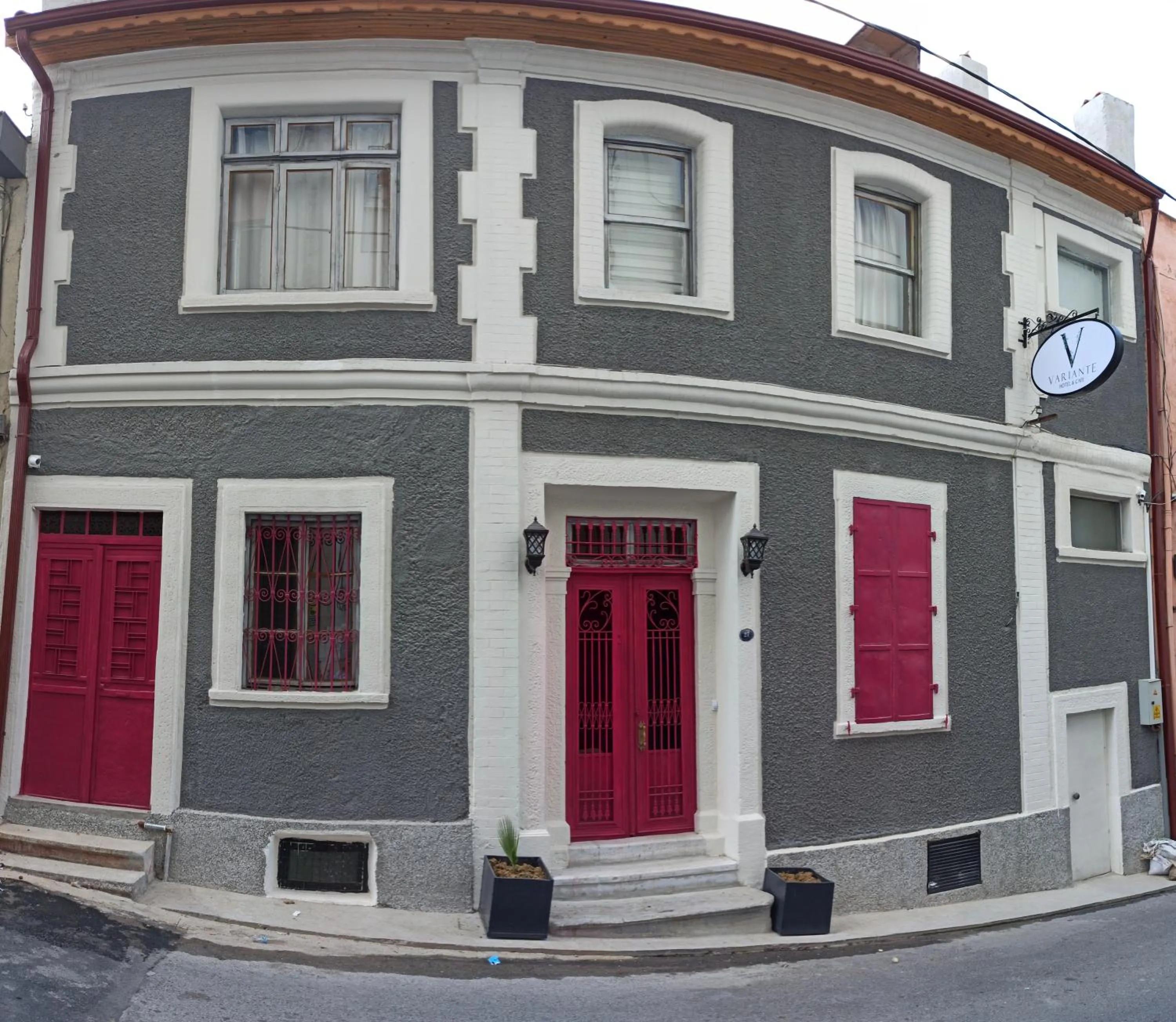 Property building in Variante Hotel