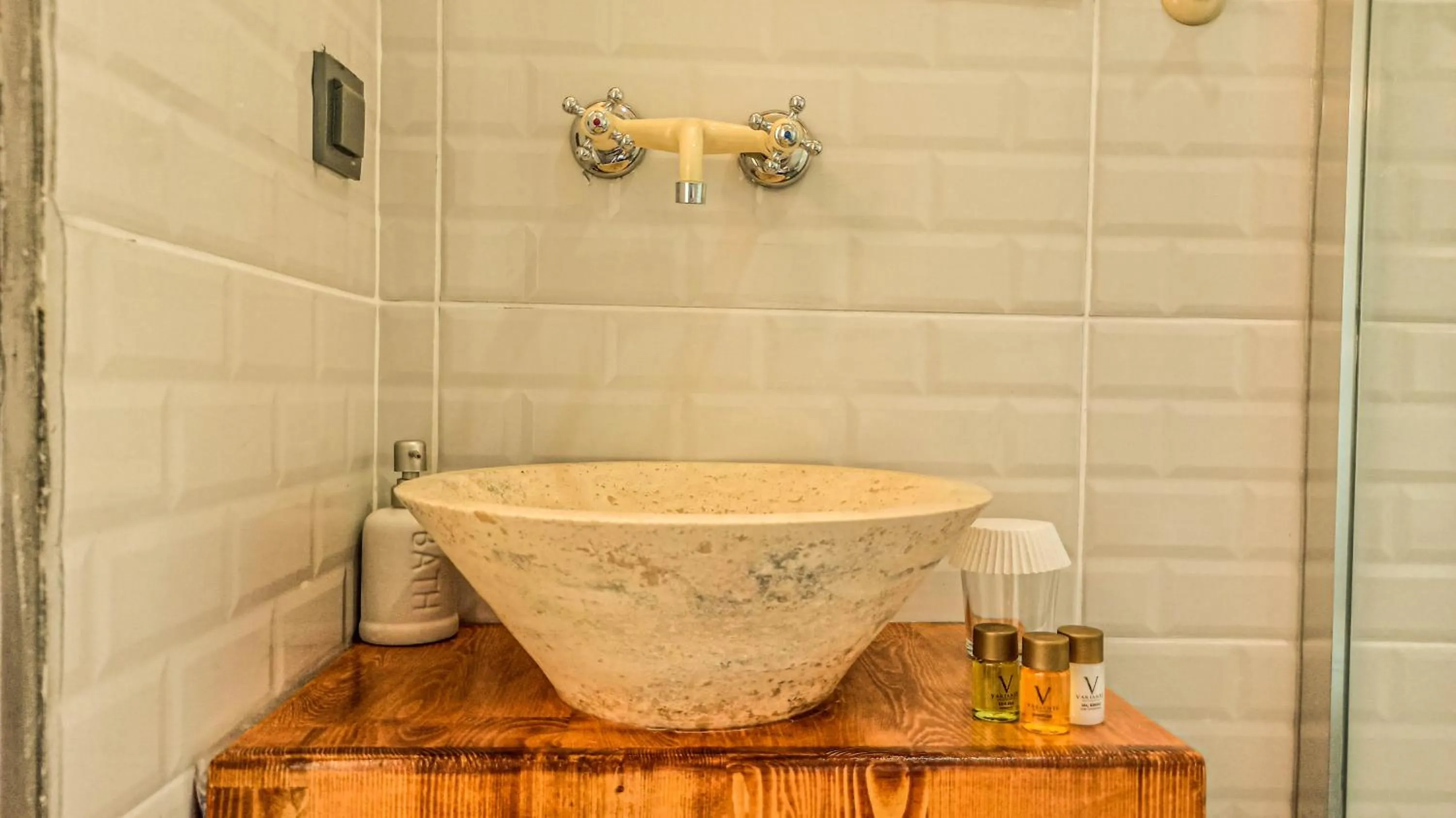 Bathroom in Variante Hotel