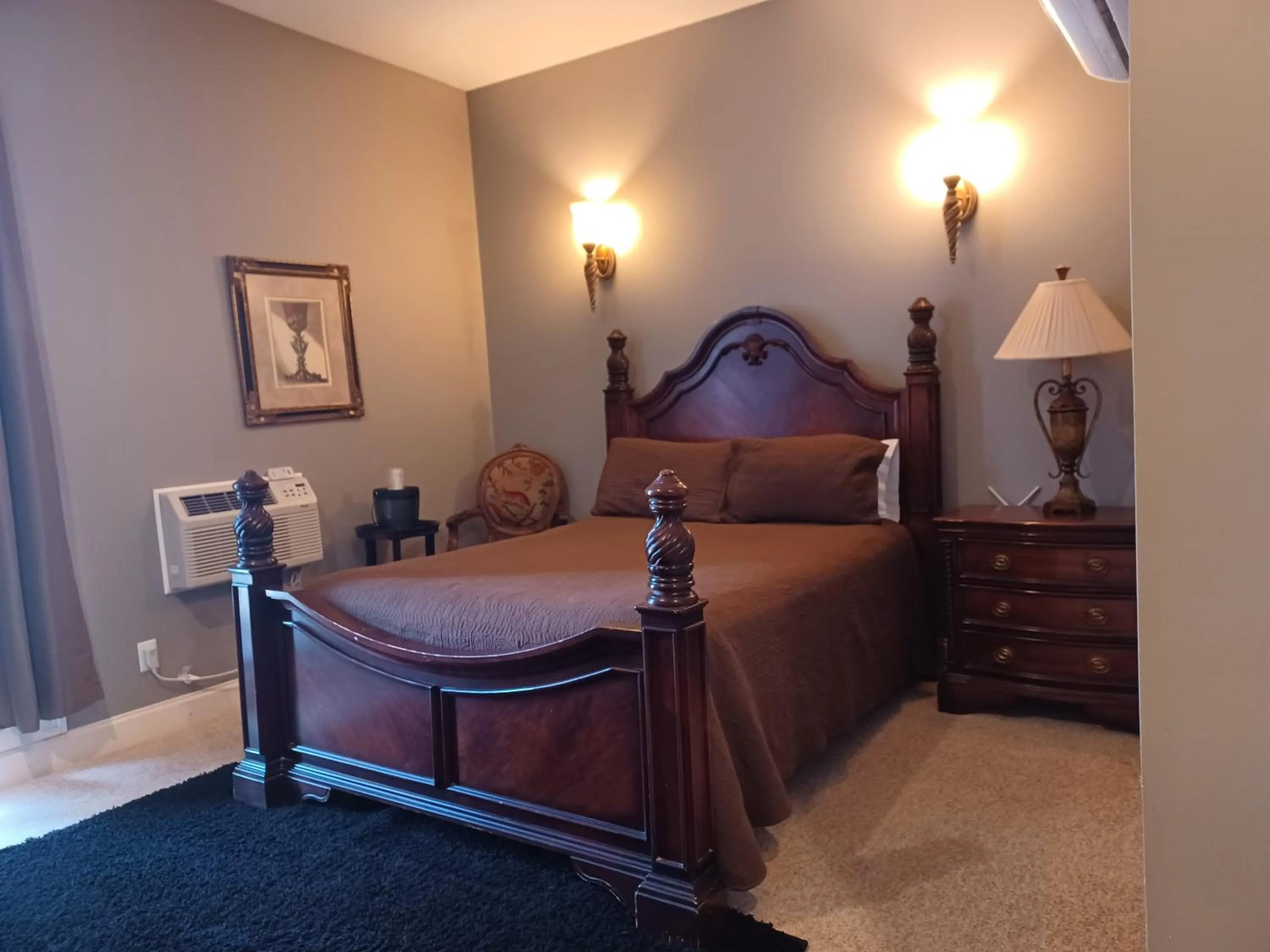 Bed in Natchez Manor Bed & Breakfast