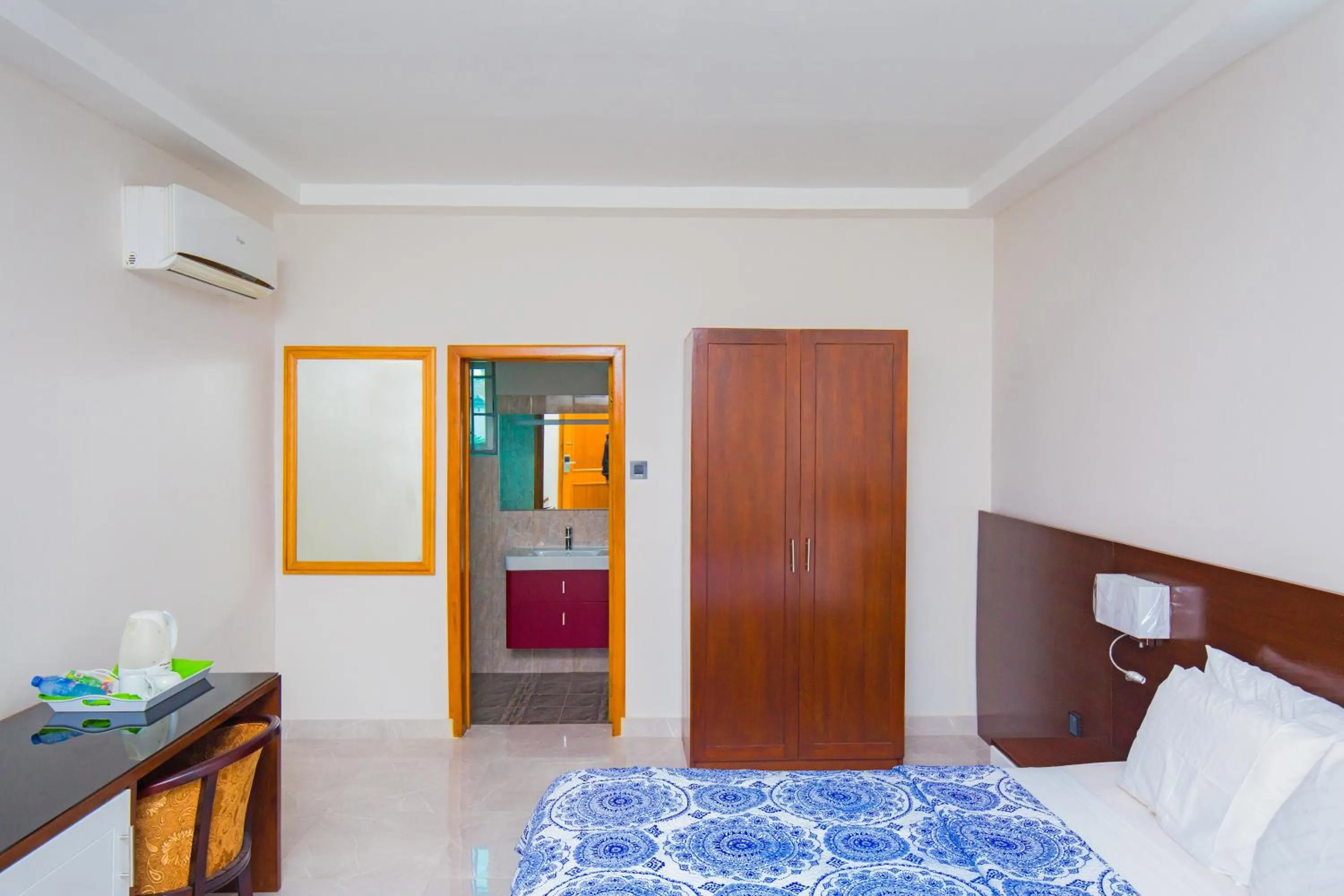 Bed in Monarch Hotel