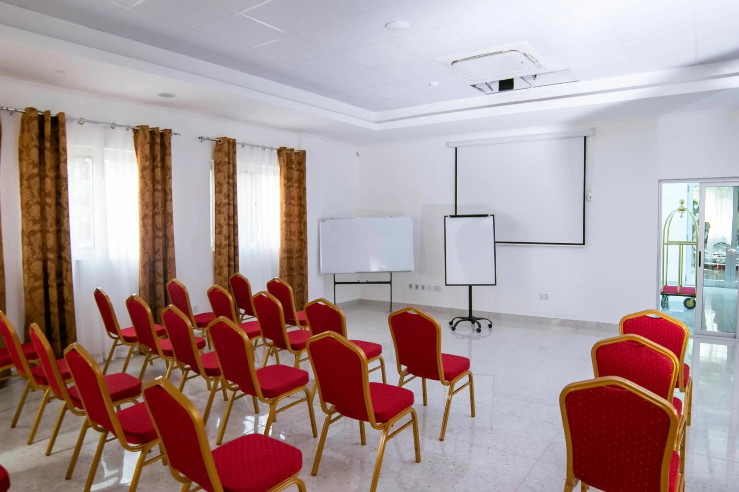Meeting/conference room in Monarch Hotel