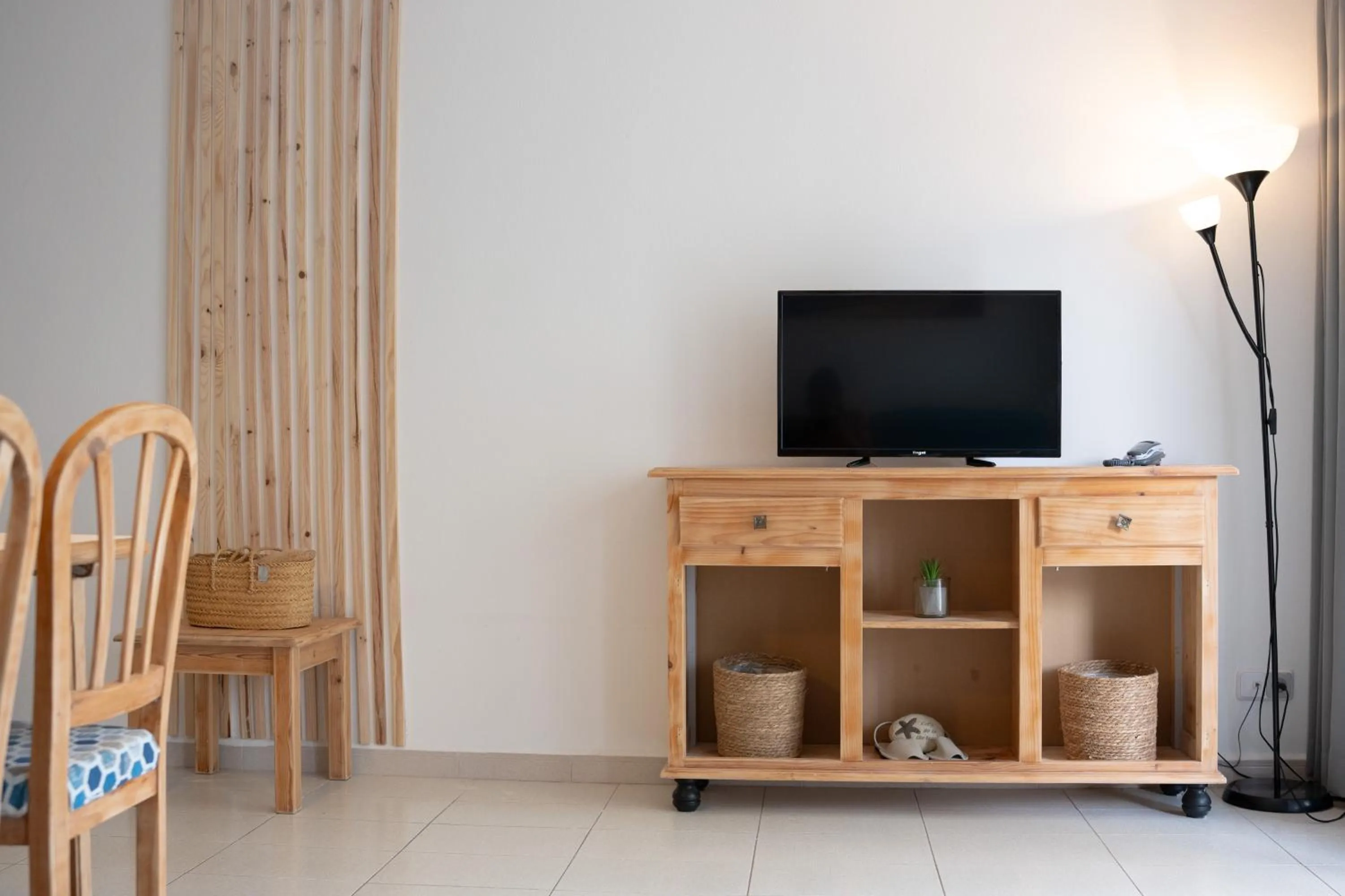 TV and multimedia in Apartamentos Royal Life