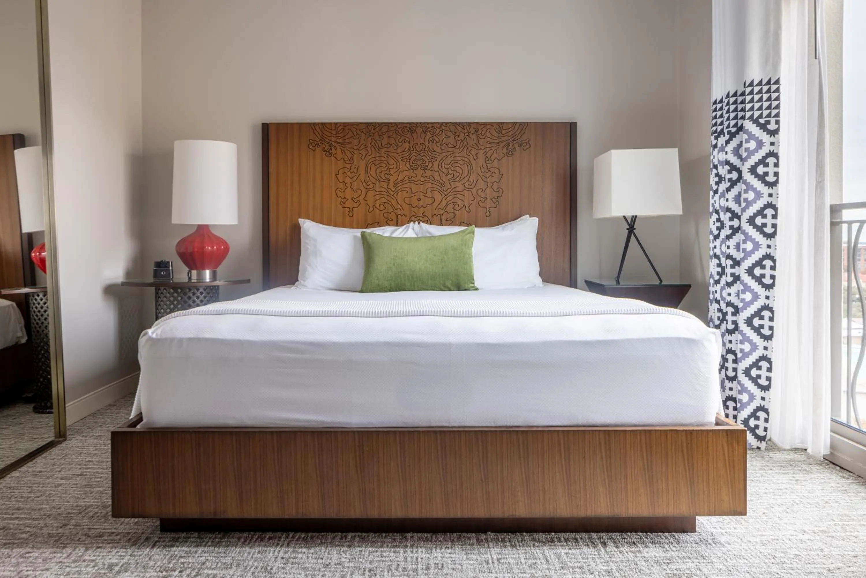 Bed in Hotel Contessa - Suites on the Riverwalk