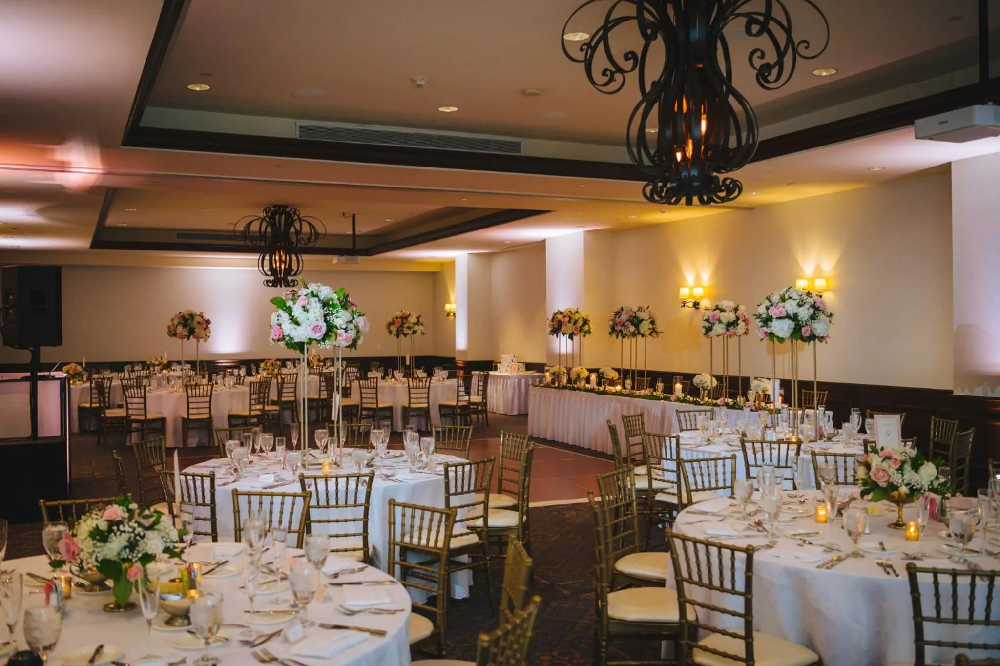 wedding in Hotel Contessa - Suites on the Riverwalk