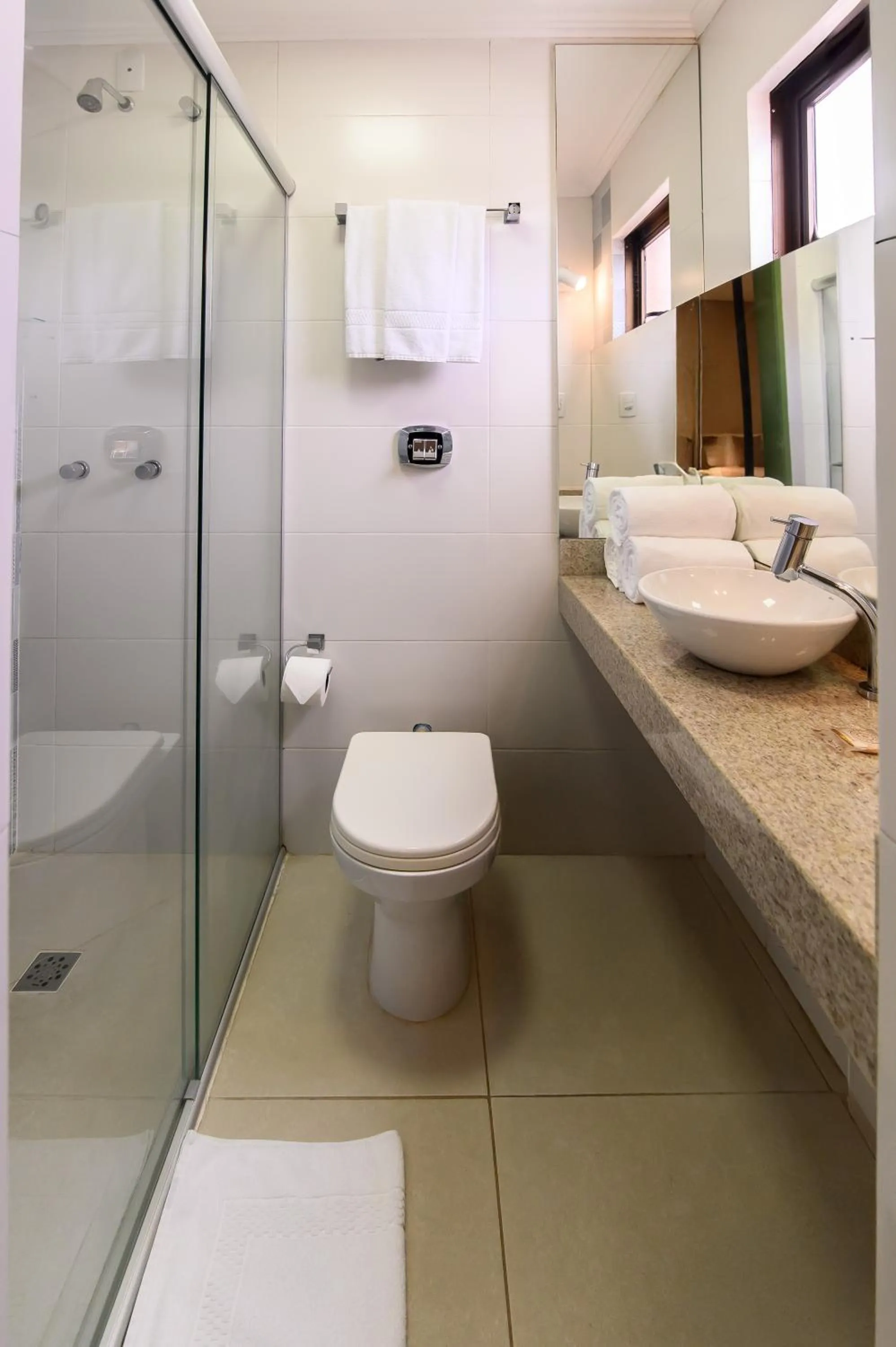 Shower in Hotel Santa Cruz