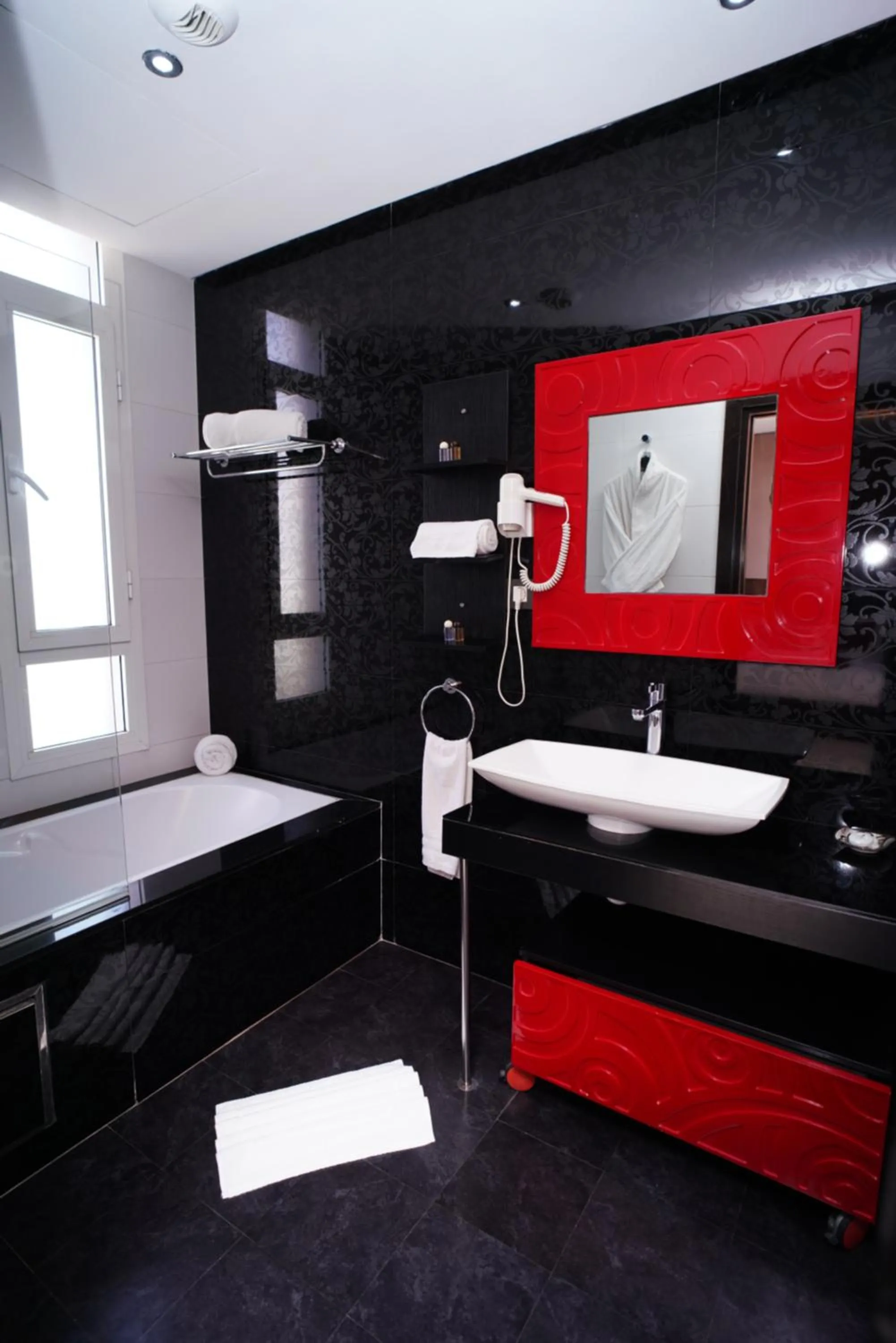 Bathroom in Hotel La Capitale