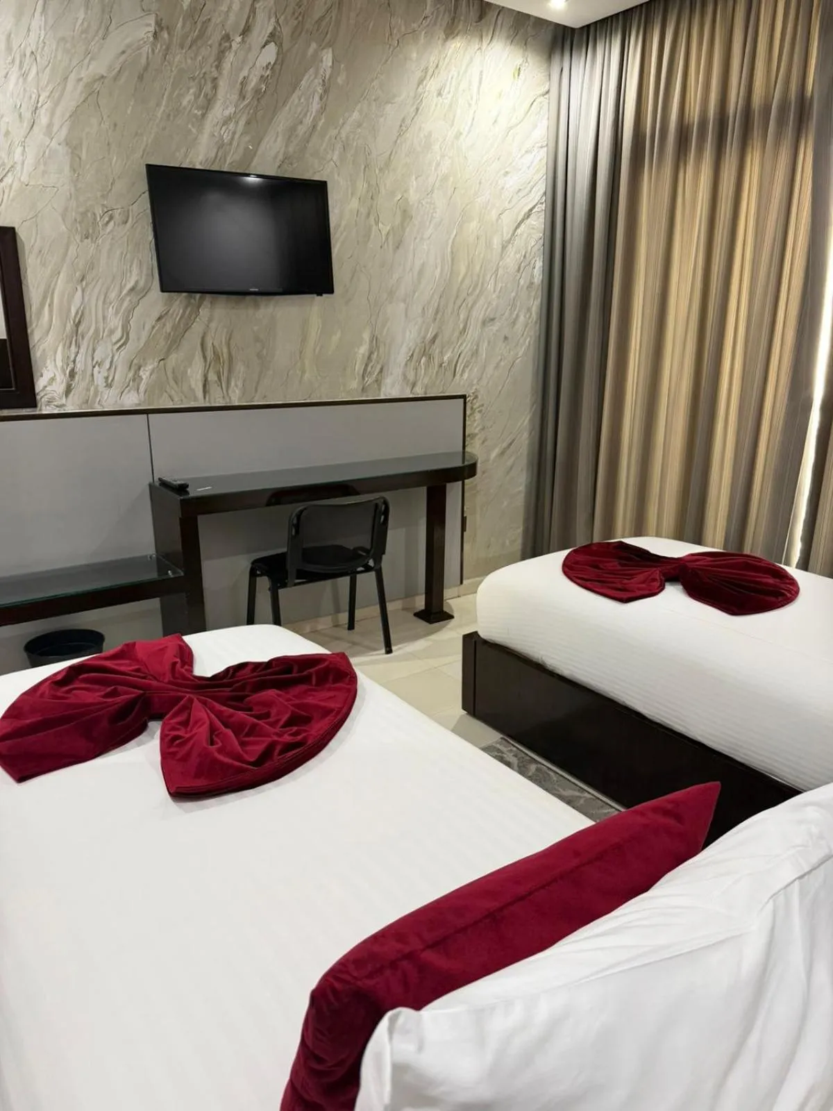 Bed in Hotel La Capitale