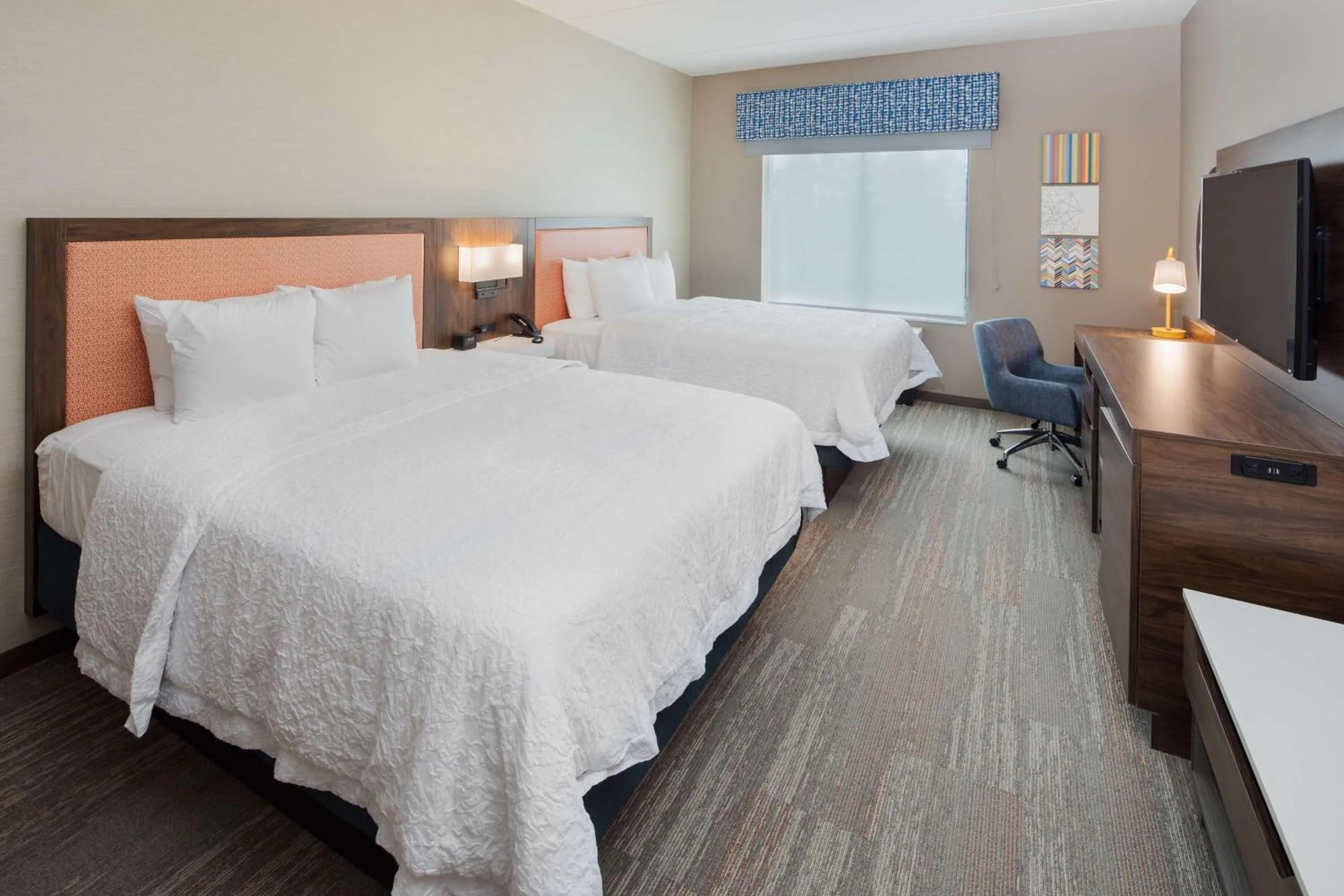 Bedroom, Bed in Hampton Inn Smithfield Selma, NC