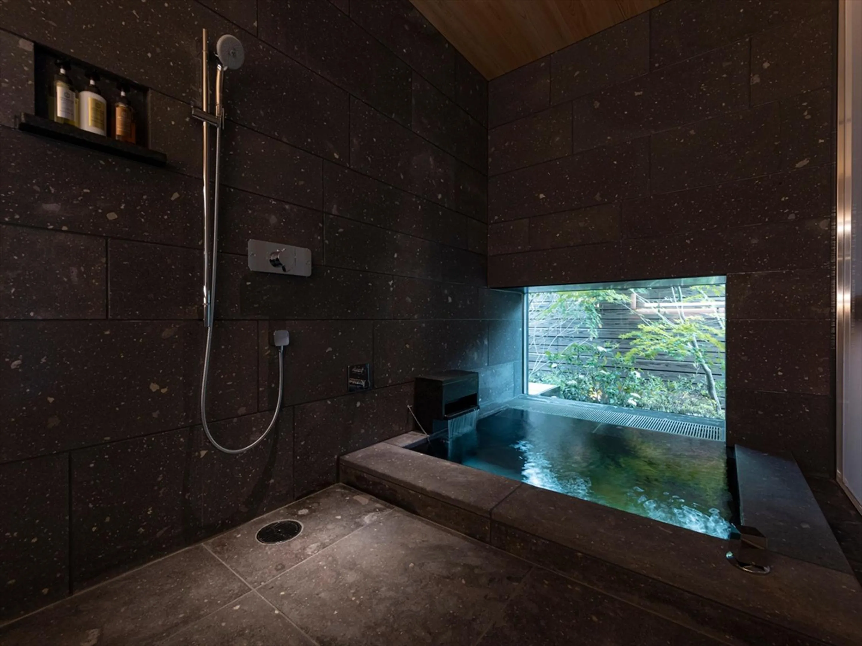 Shower in THE BLOSSOM KUMAMOTO