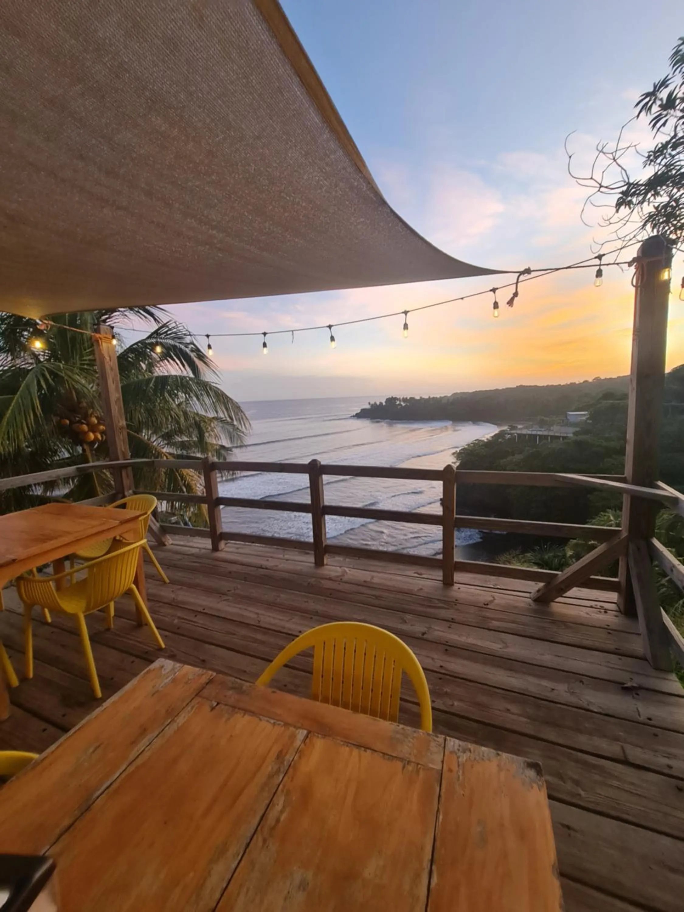 Restaurant/places to eat in Hotel Miraflores