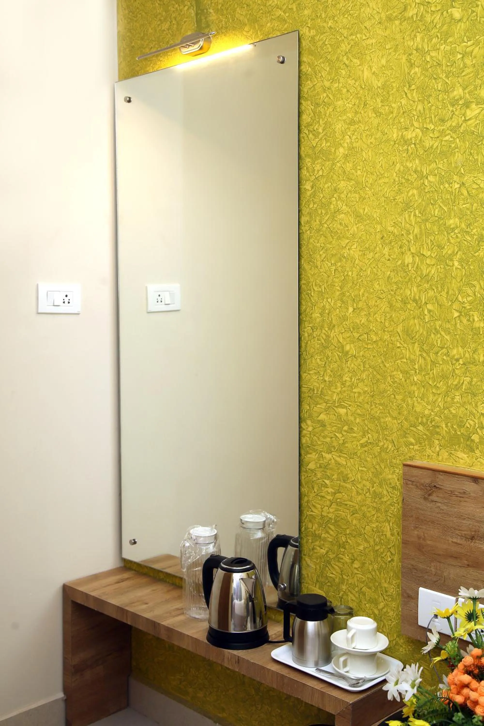 Apollo Court (Apollo hospital,Sankara natralya, US consulate