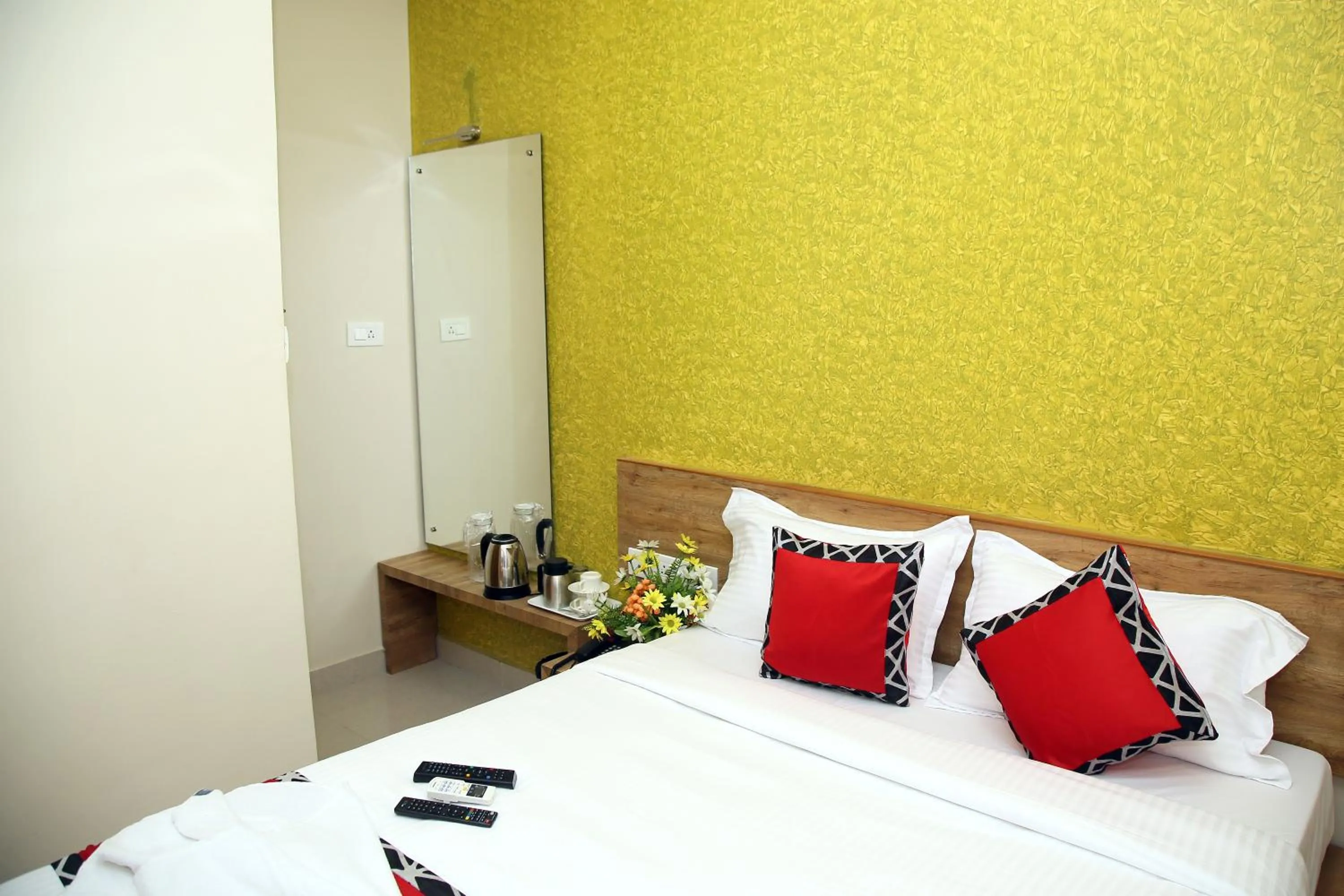 Bed in Apollo Court (Apollo hospital,Sankara natralya, US consulate