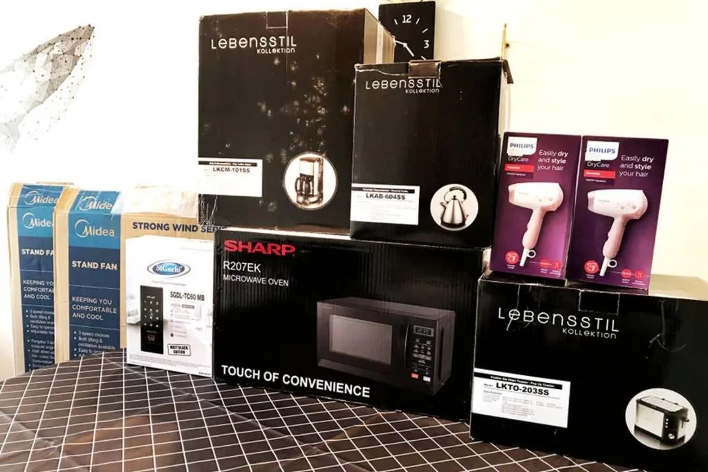 Dining area in EEs Whale House - Homestay 3 min walk to beach