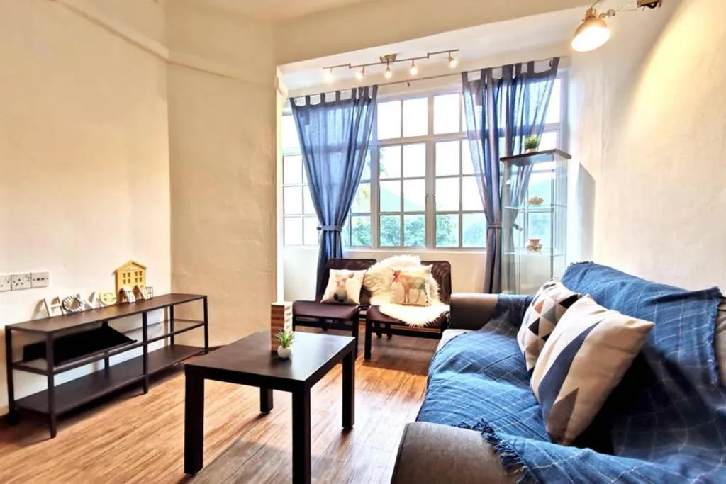 Living room in EEs Whale House - Homestay 3 min walk to beach