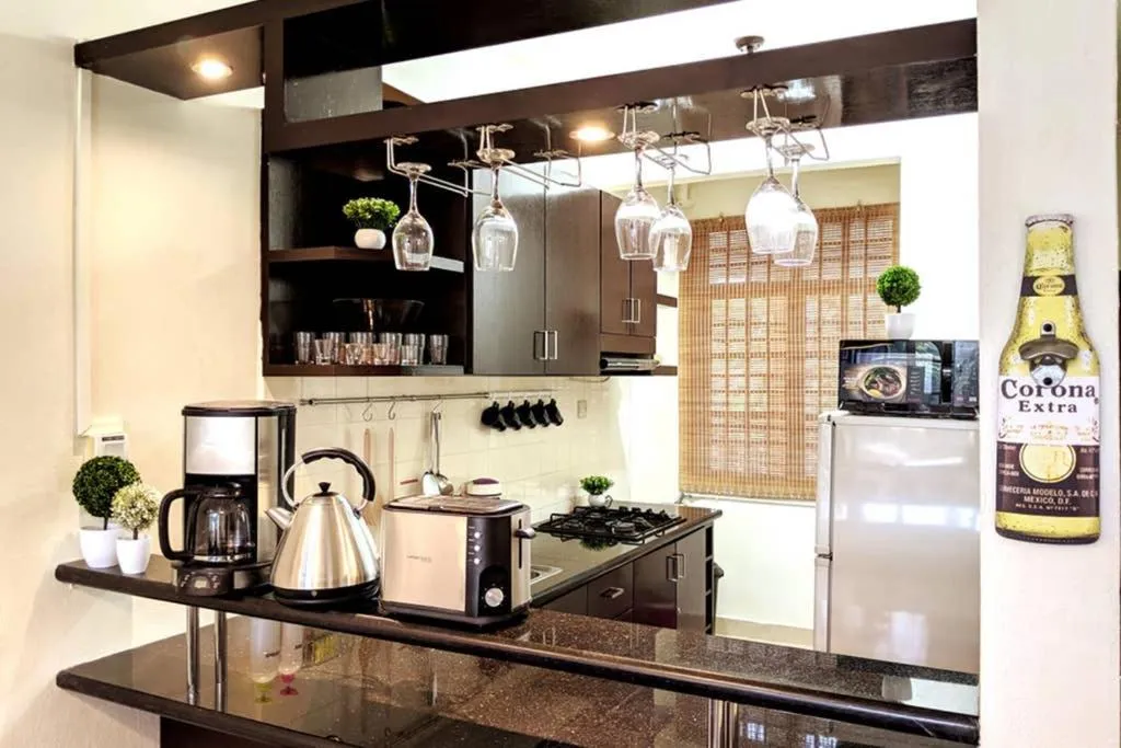 Kitchen or kitchenette in EEs Whale House - Homestay 3 min walk to beach