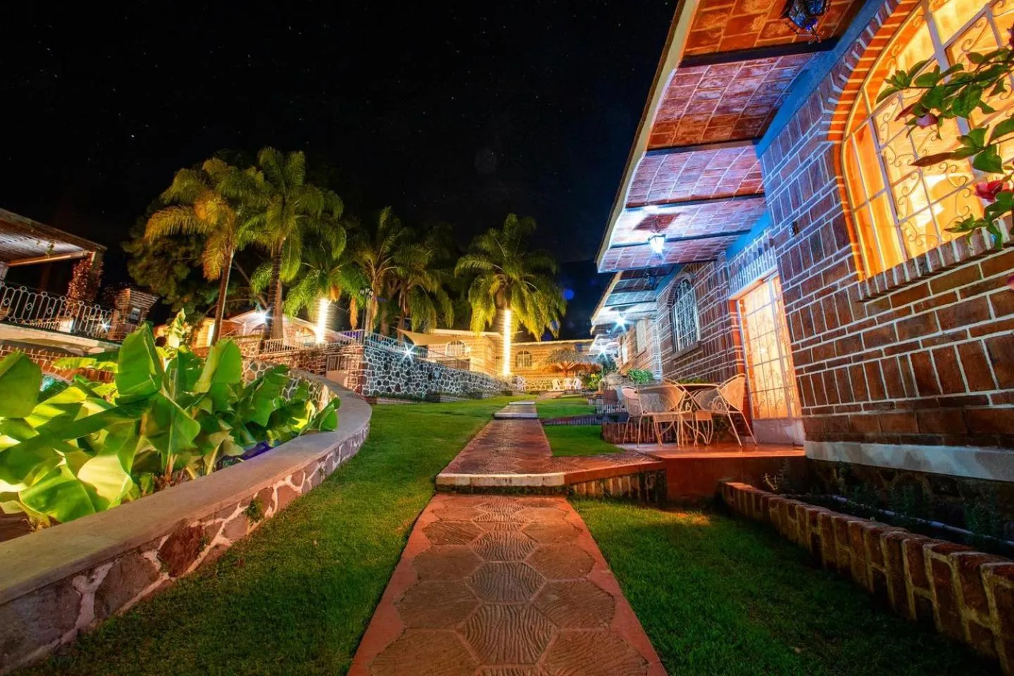 Night in Mama Chuy Hotel & Villas Ajijic