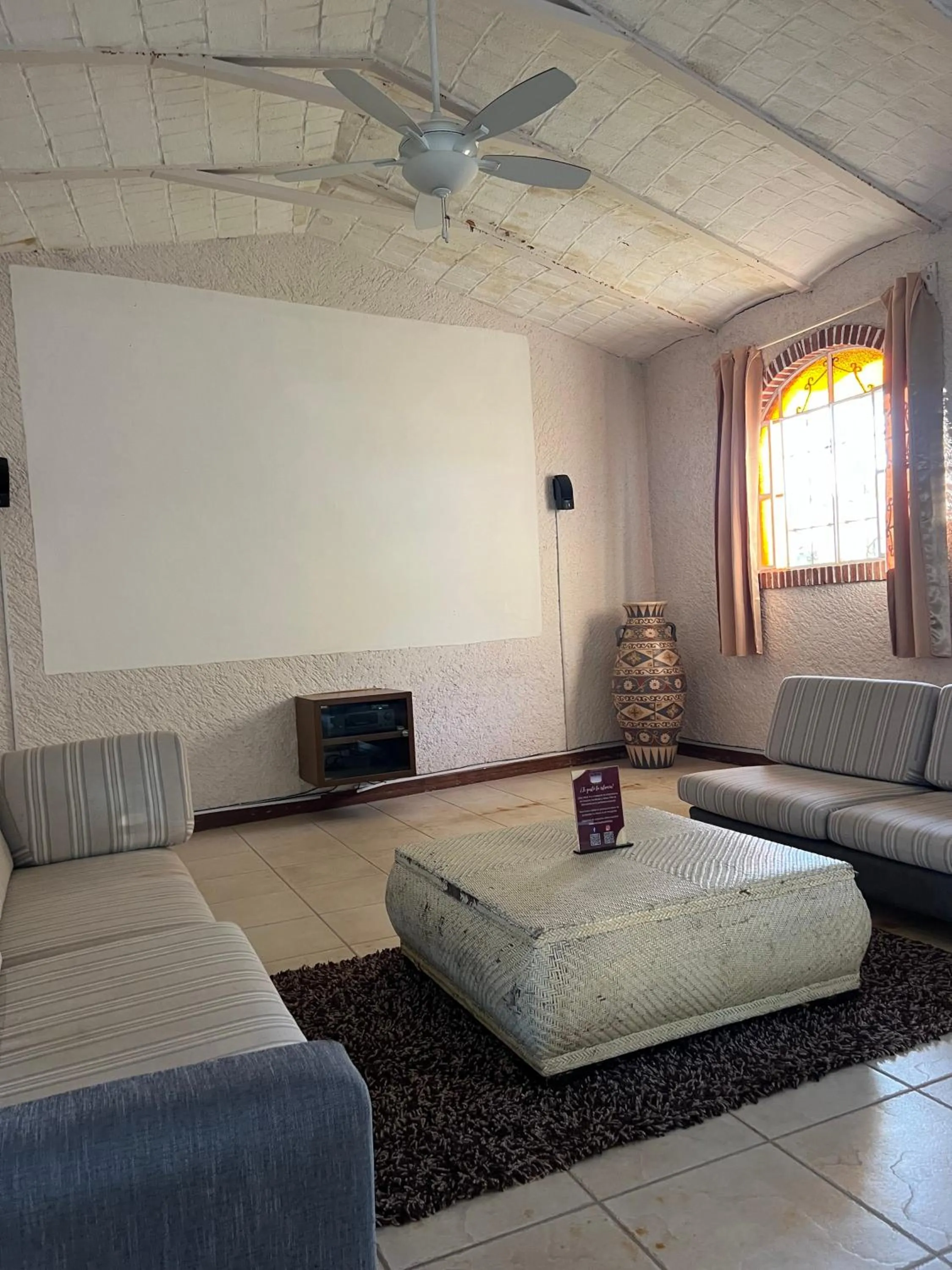 TV and multimedia in Mama Chuy Hotel & Villas Ajijic