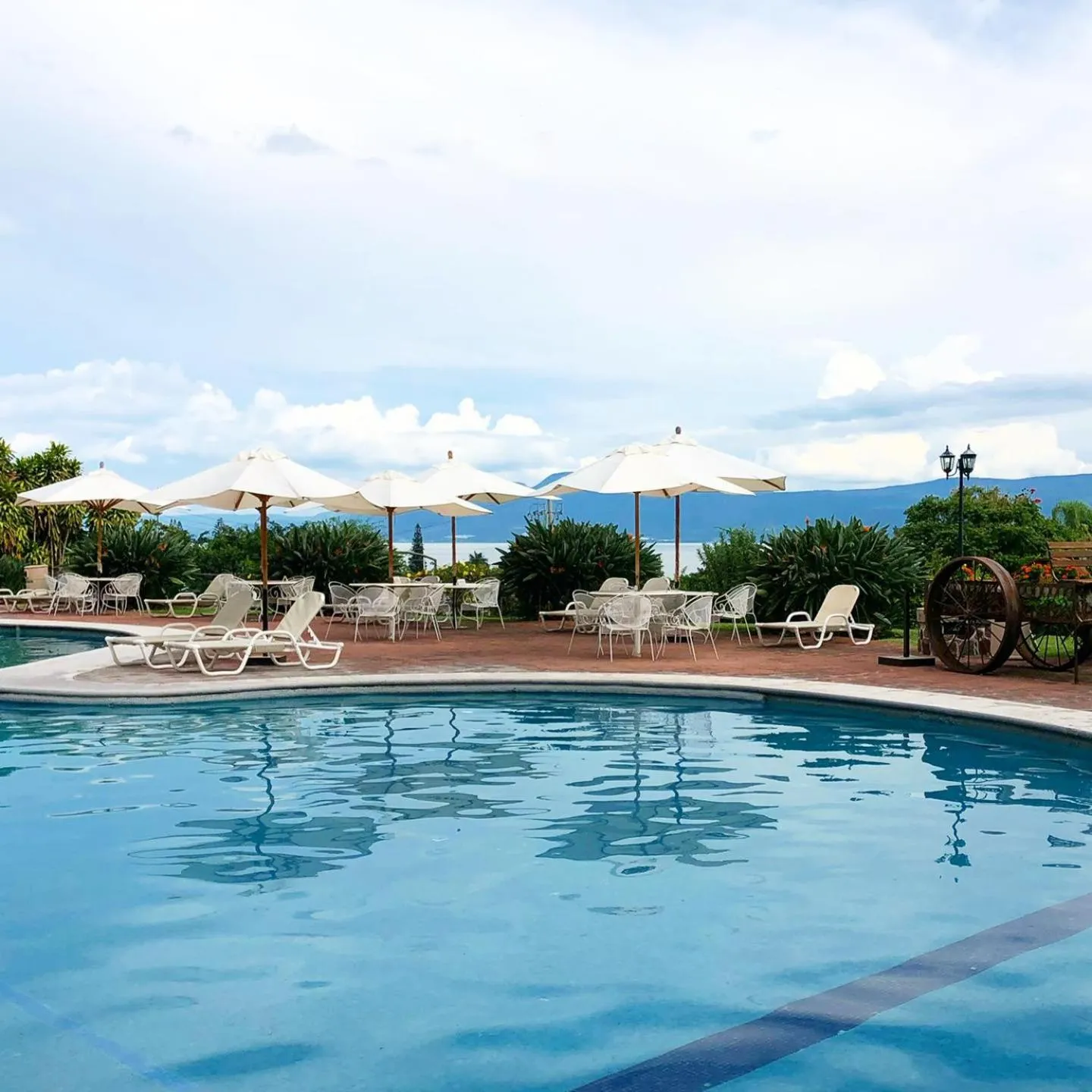 Swimming pool in Mama Chuy Hotel & Villas Ajijic