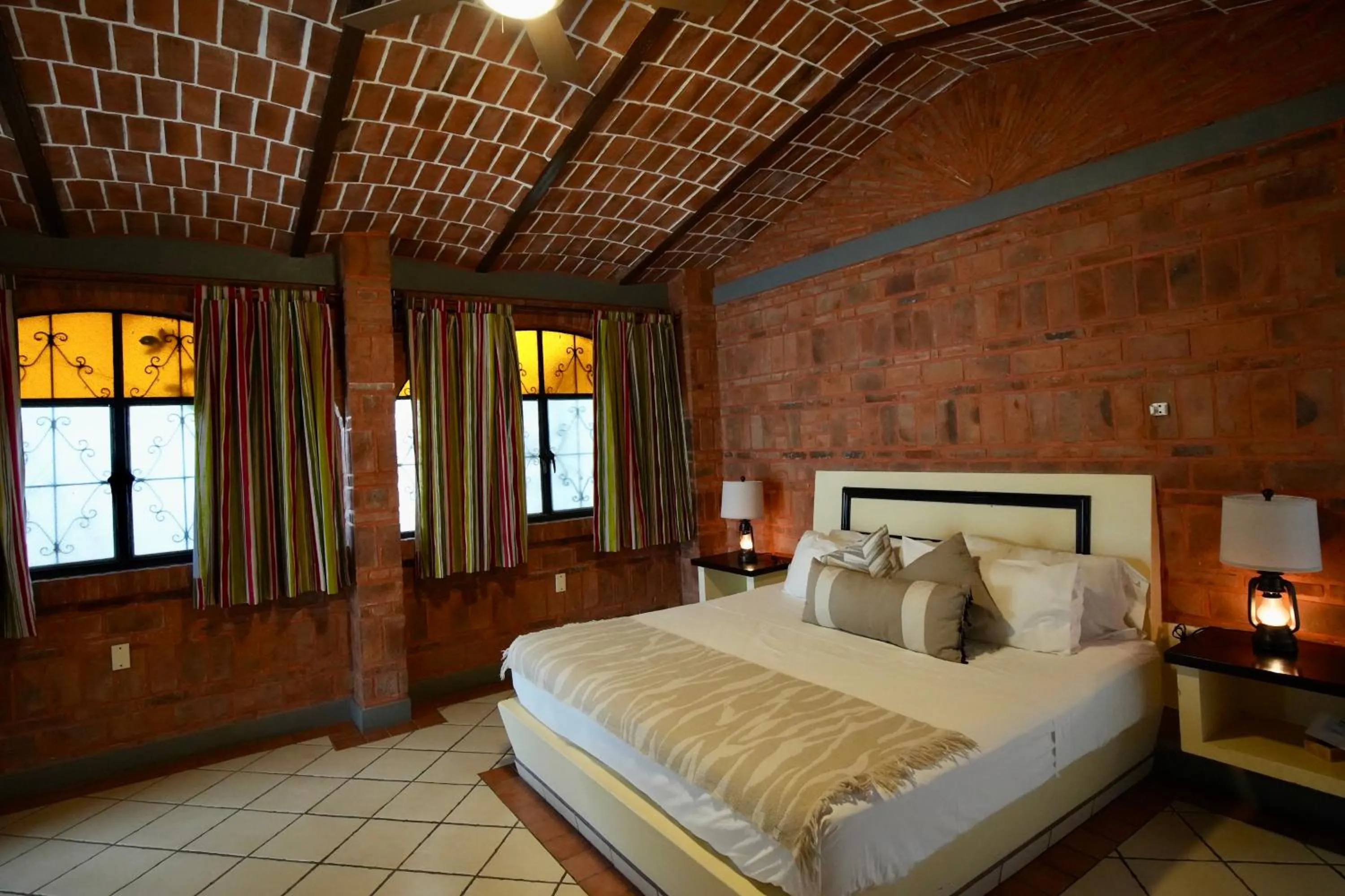 Bed in Mama Chuy Hotel & Villas Ajijic