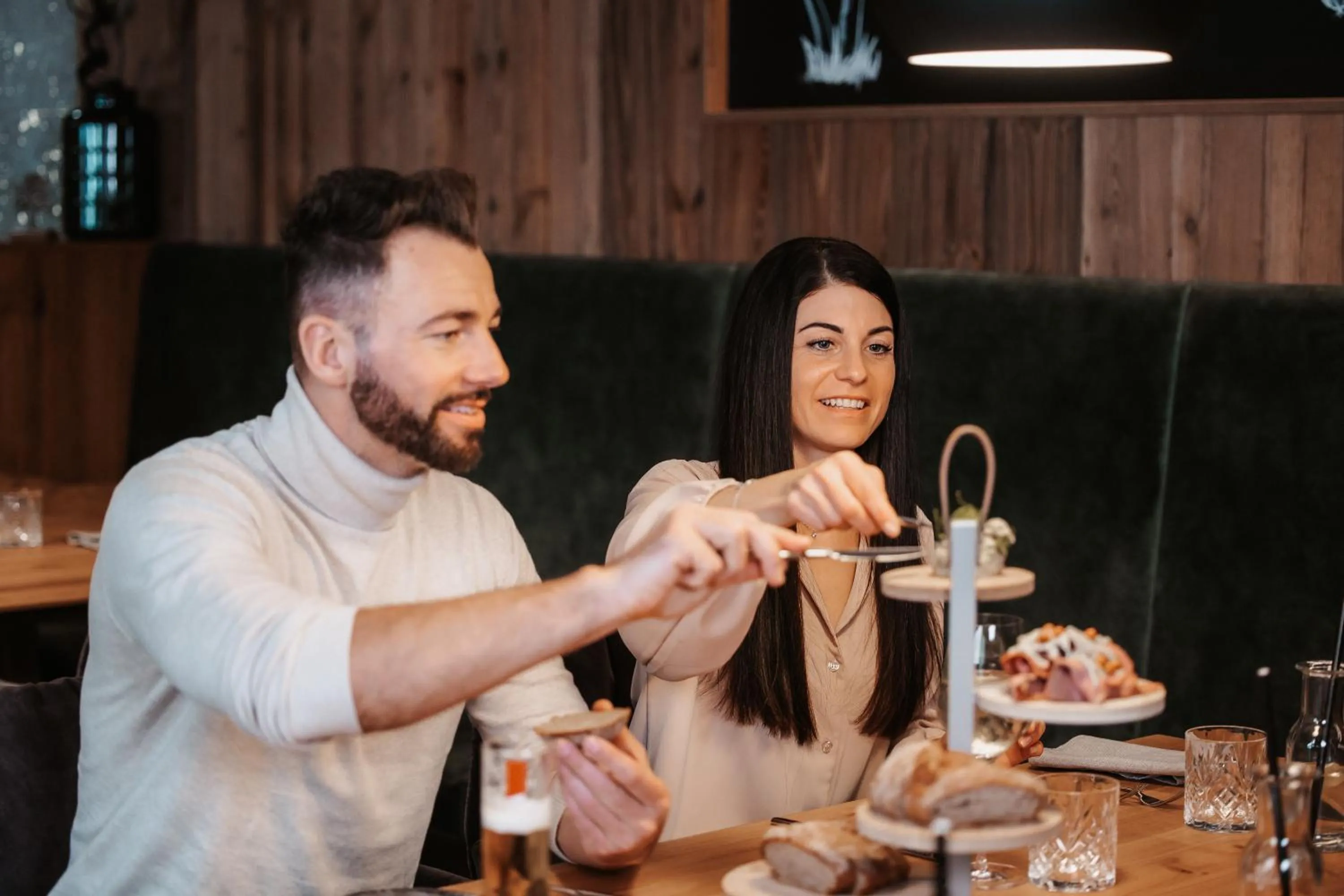 Restaurant/places to eat in Hofgut Apartment & Lifestyle Resort Wagrain