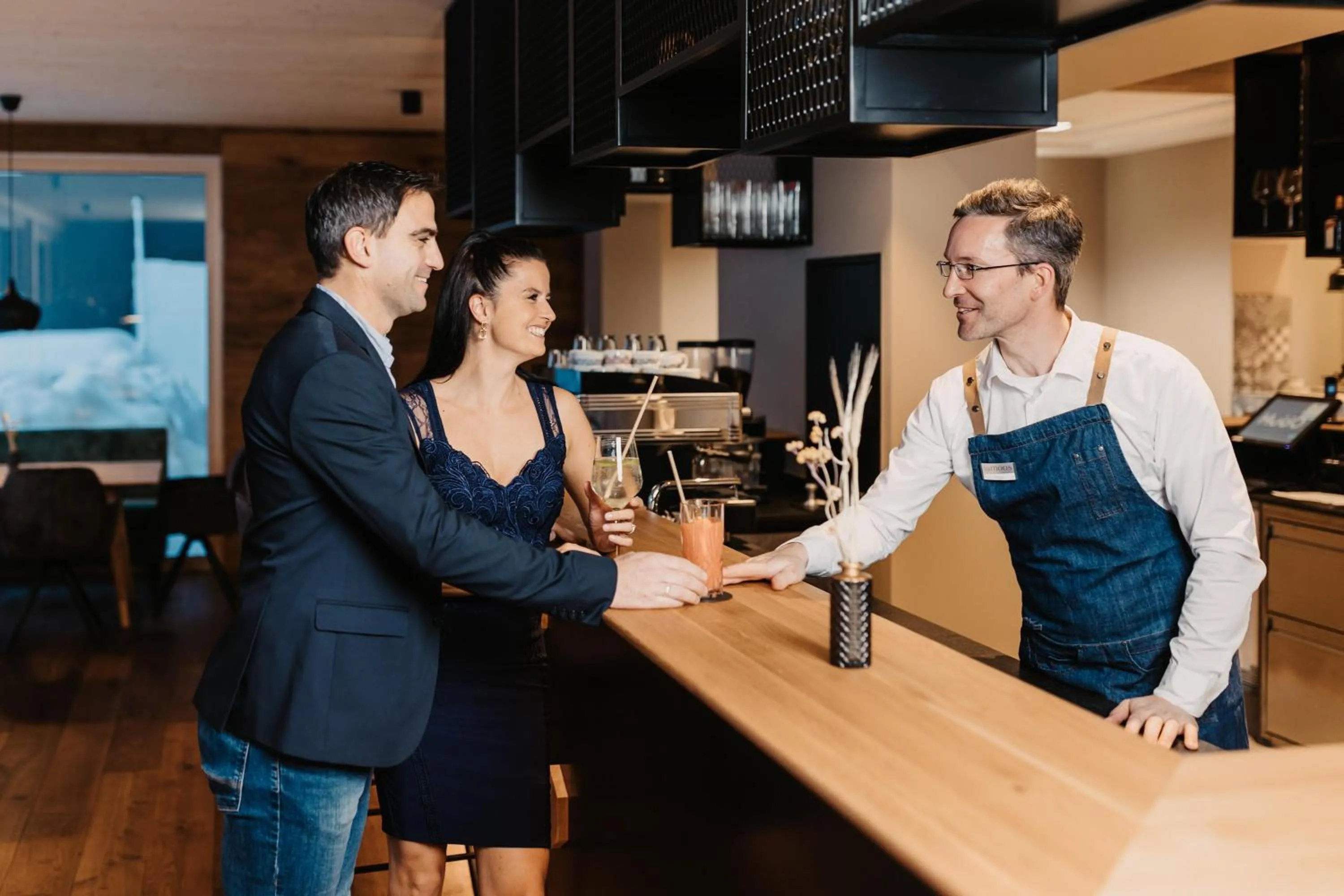 Lounge or bar in Hofgut Apartment & Lifestyle Resort Wagrain