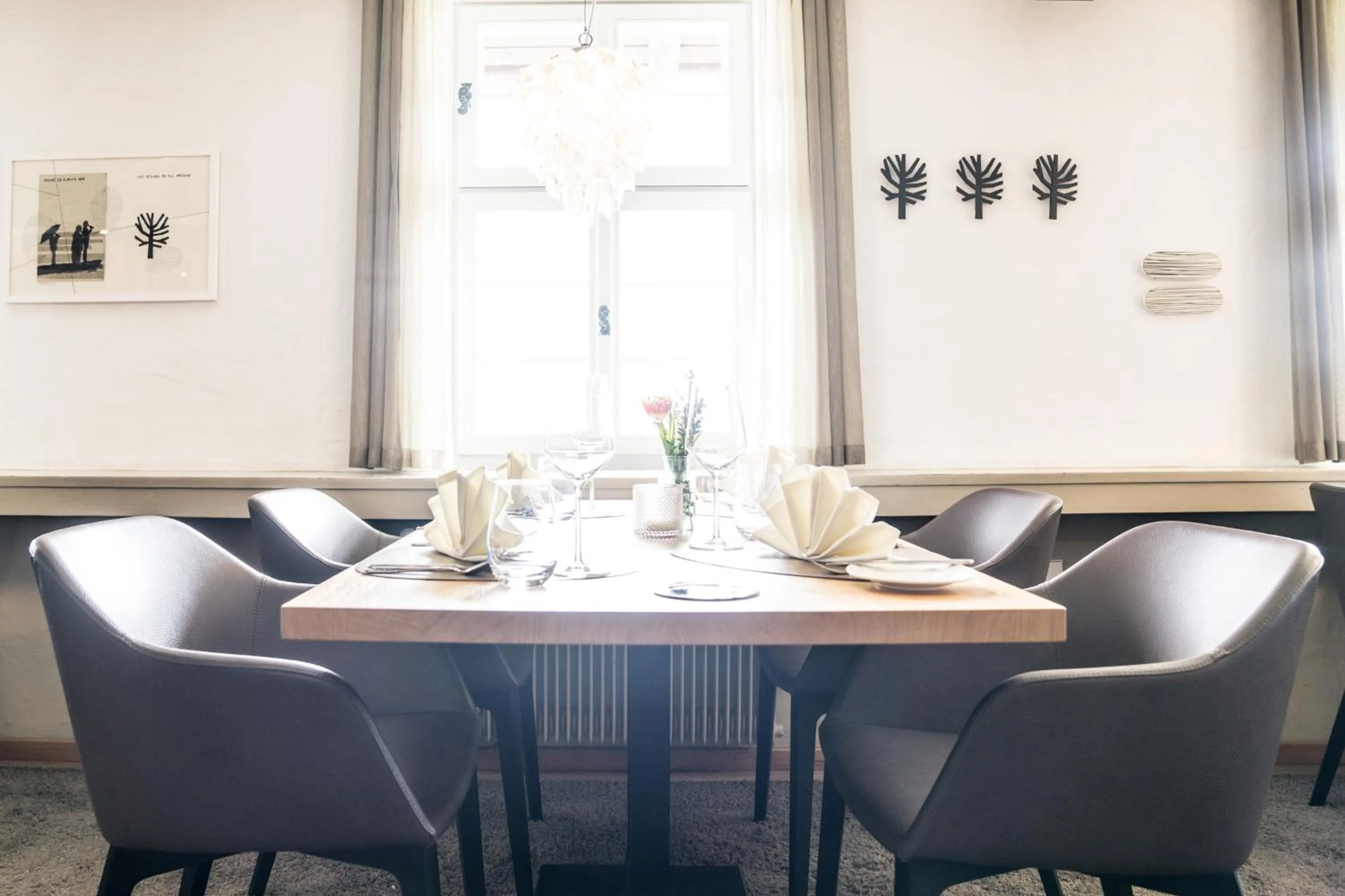 Restaurant/places to eat in Hotel Hofgut Hohenkarpfen