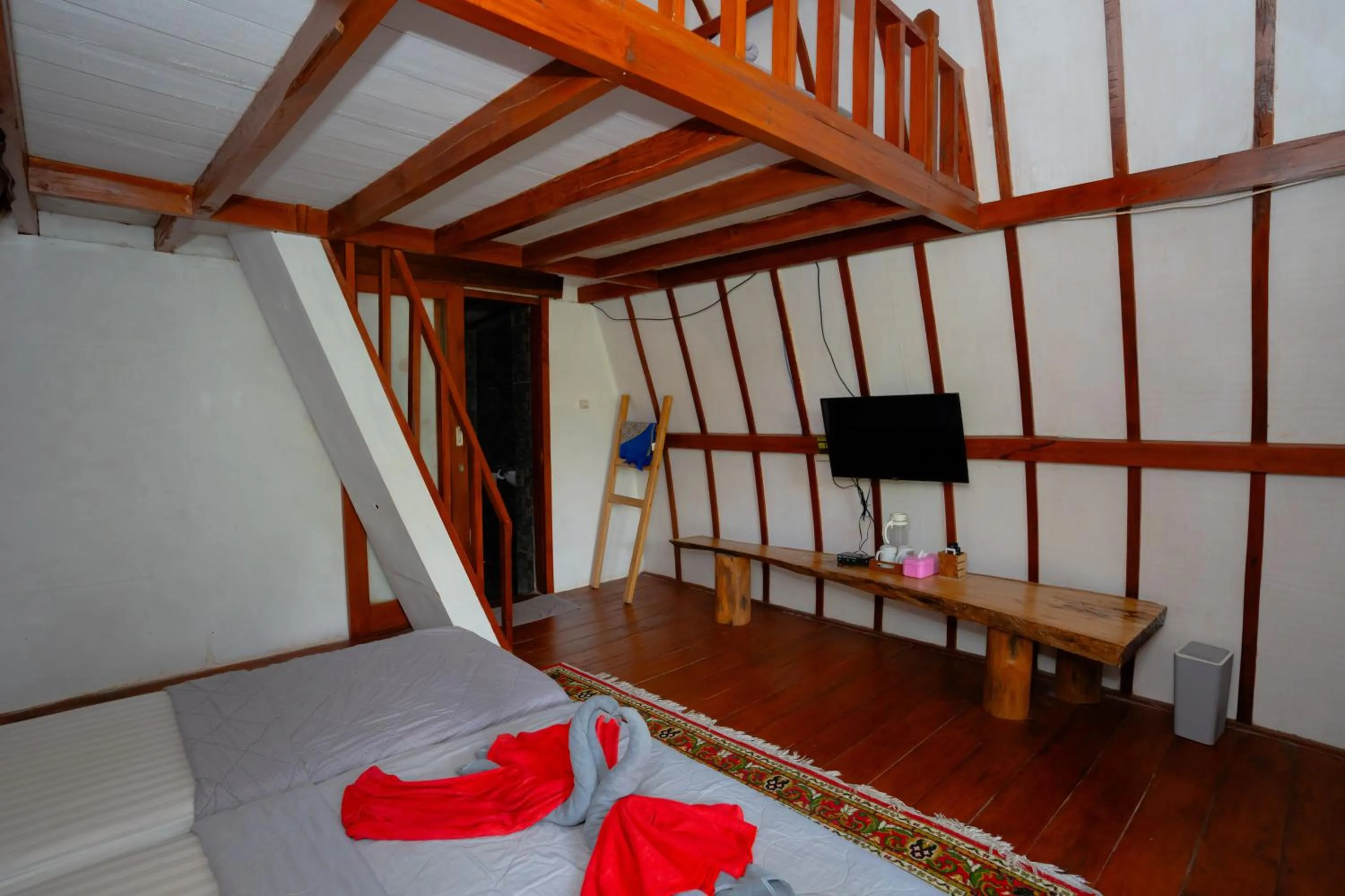 Bedroom, Bed in RedDoorz Syariah near Lombok Epicentrum Mall