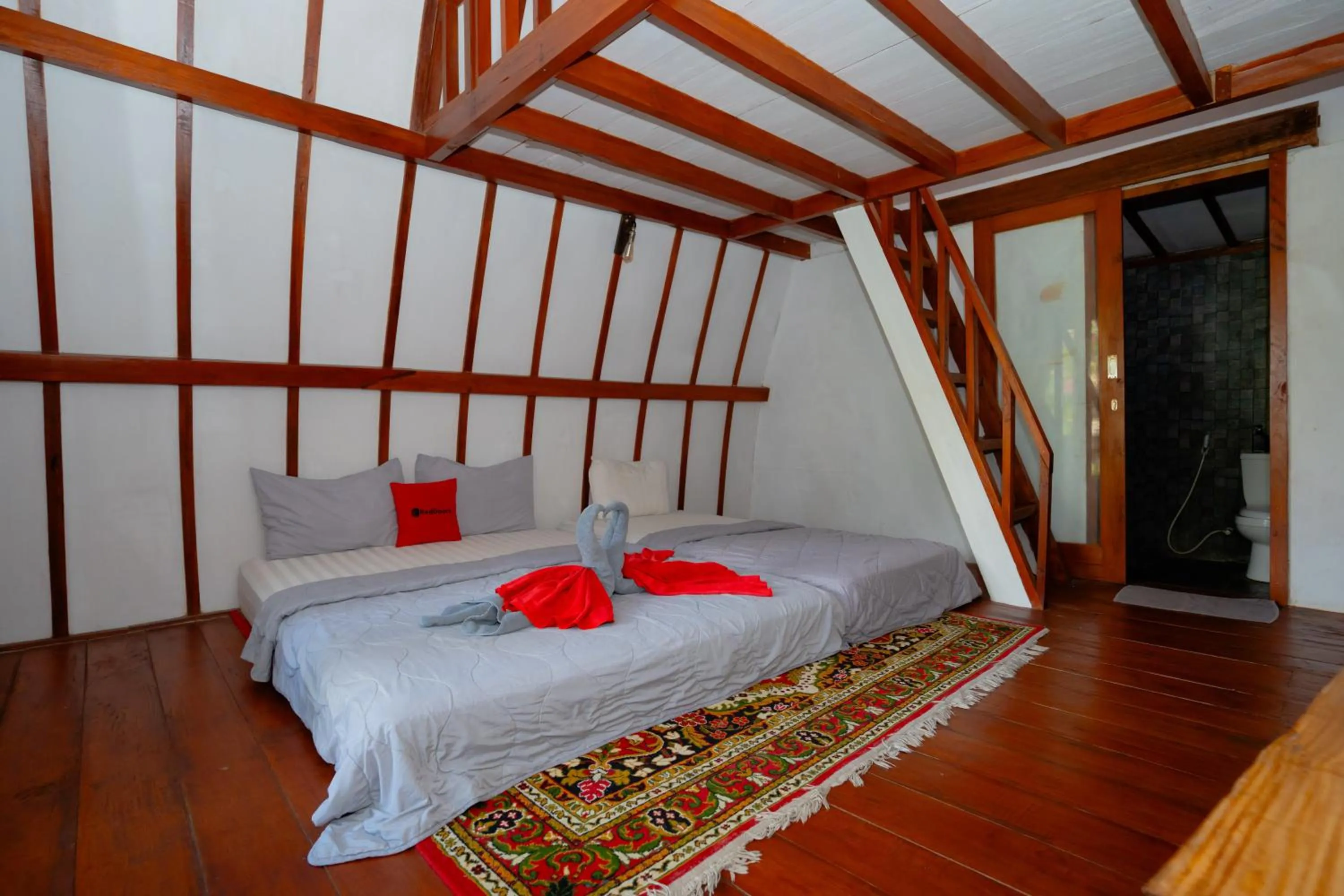 Bedroom, Bed in RedDoorz Syariah near Lombok Epicentrum Mall