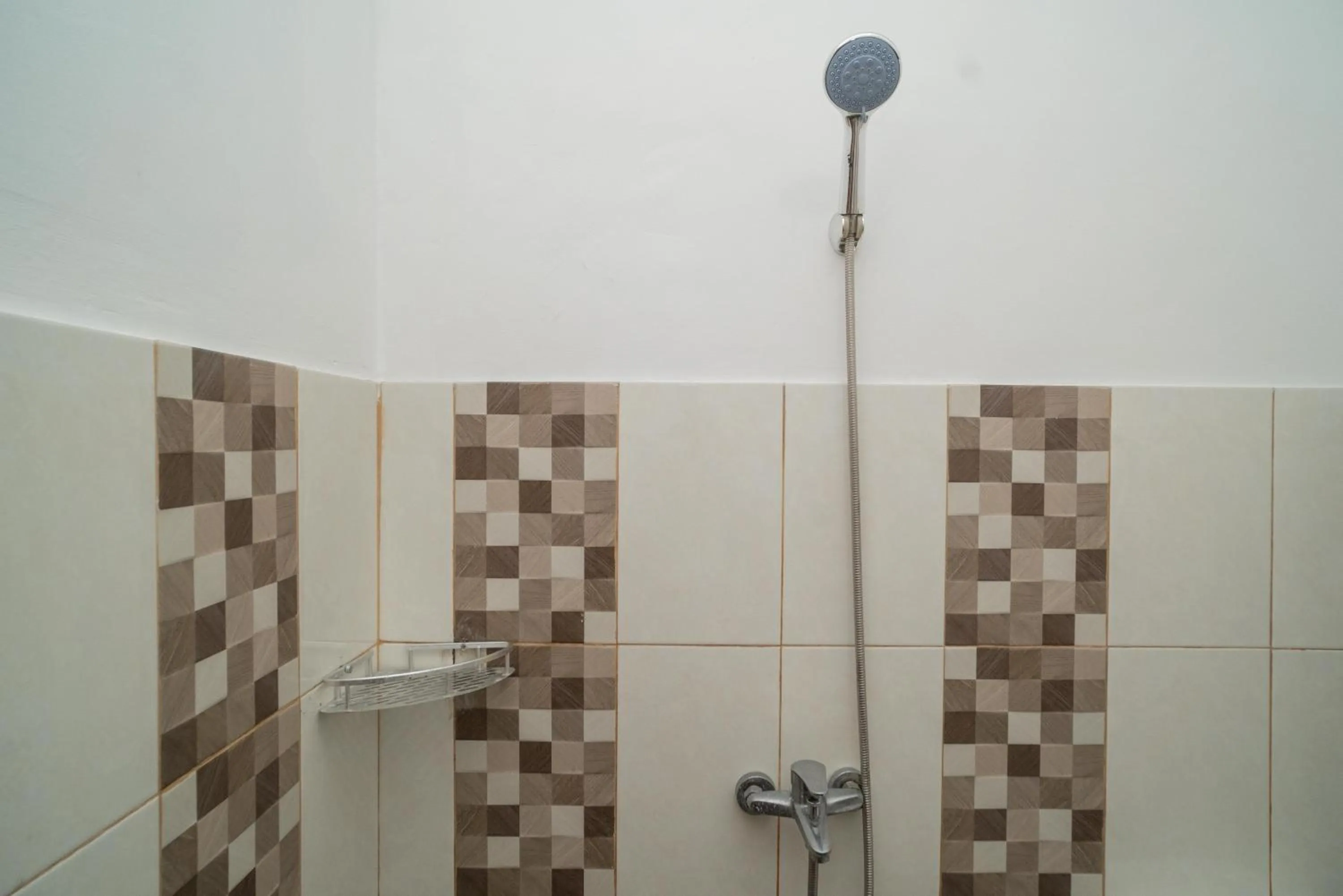 RedDoorz Syariah near Kota Cinema Mall Jatiasih