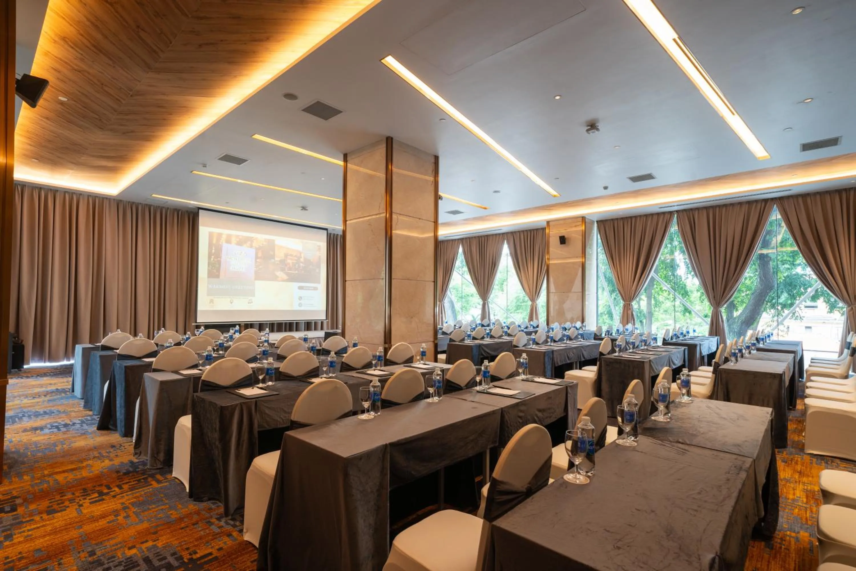 Meeting/conference room in Northern Charm Hotel