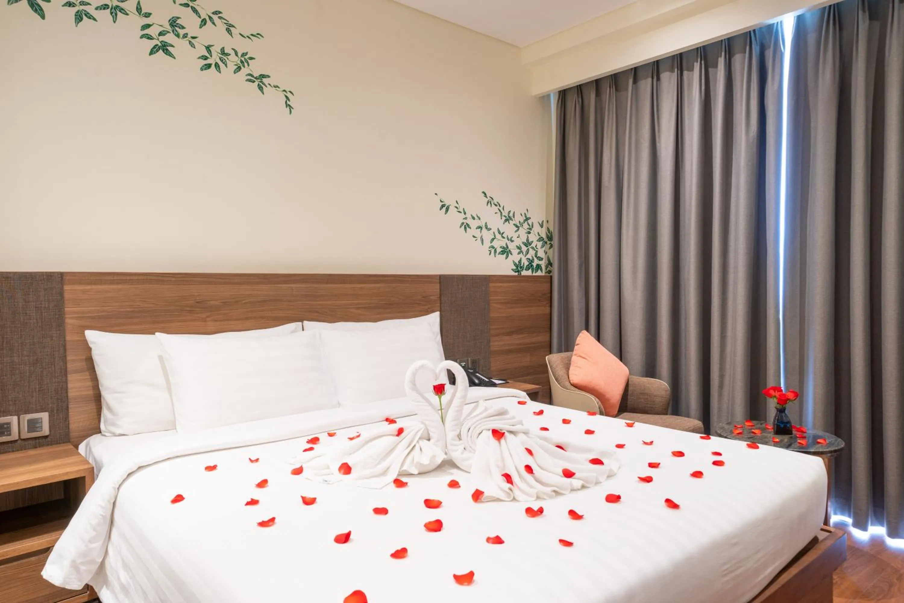 room service, Bed in Northern Charm Hotel