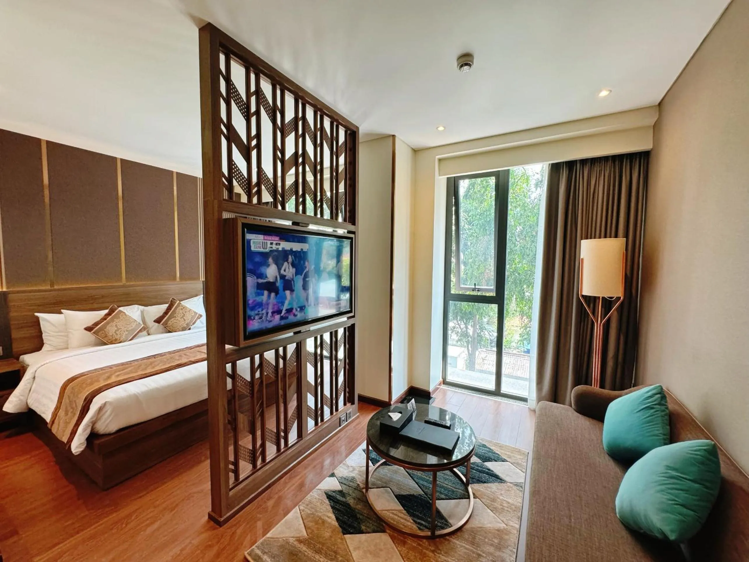 View (from property/room), Bed in Northern Charm Hotel