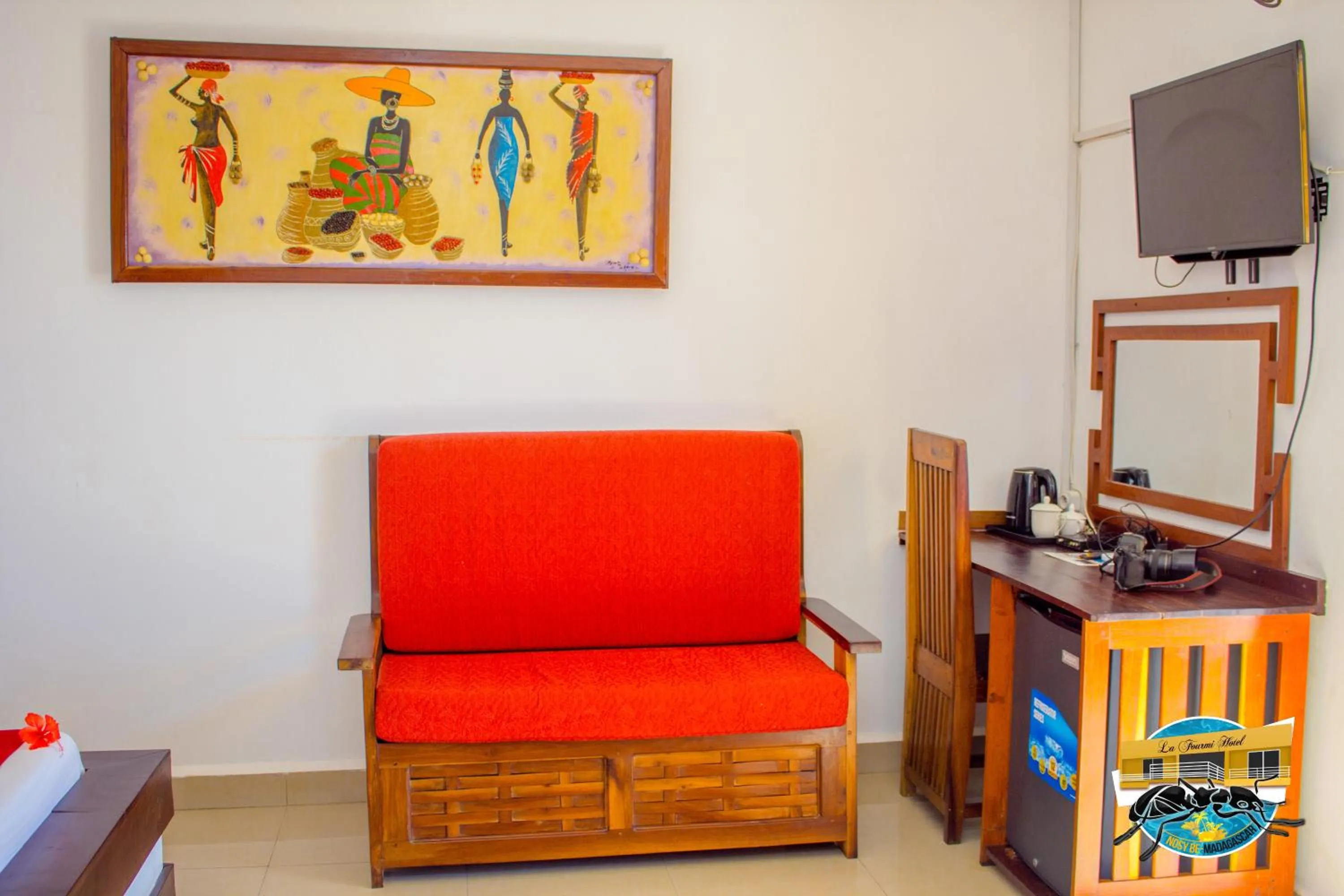 TV and multimedia in La Fourmi Hotel