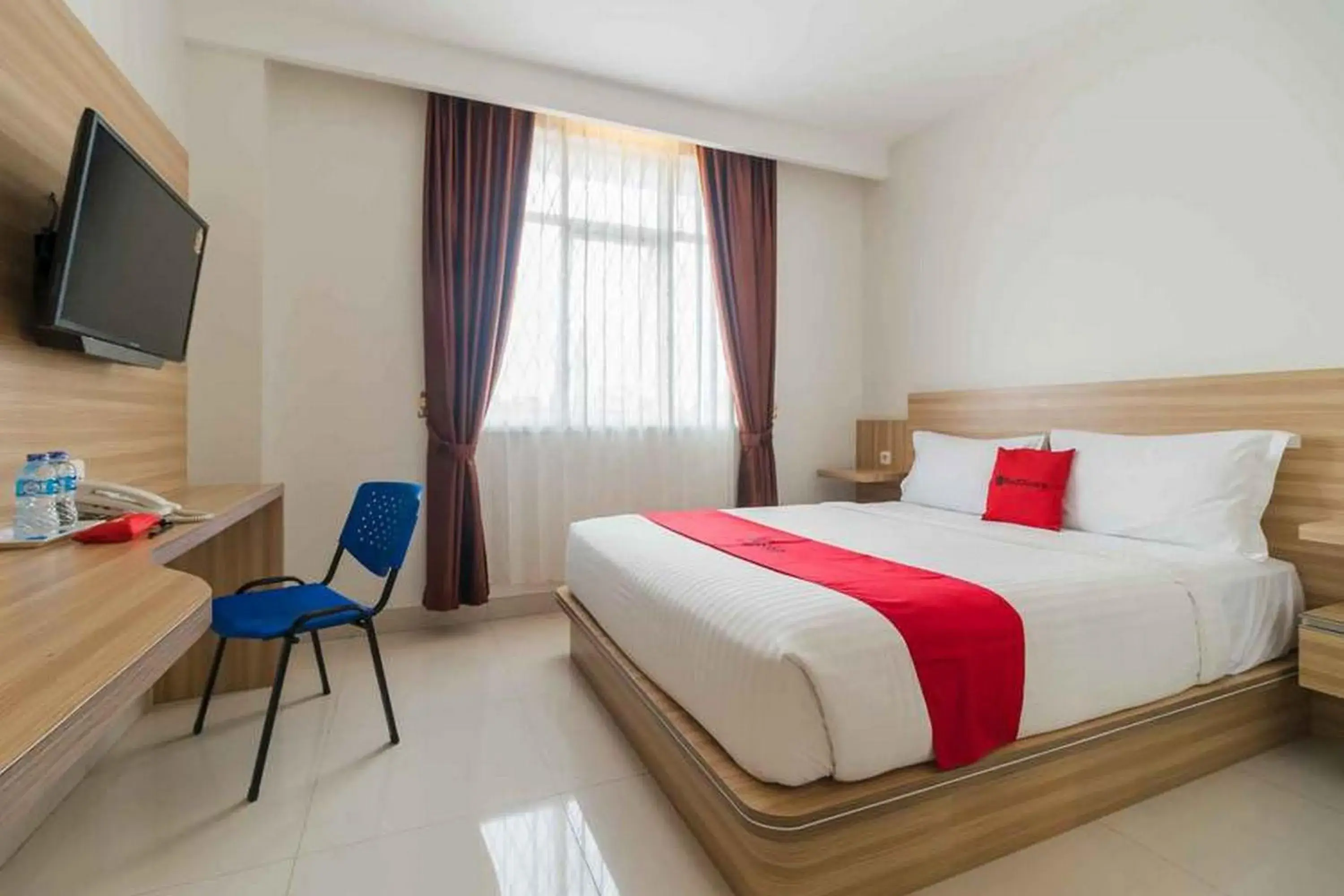 Standard Double Room in Villa Kampoeng City Pacet Mitra RedDoorz Standard Double Room in Villa Kampoeng City Pacet Mitra RedDoorz
