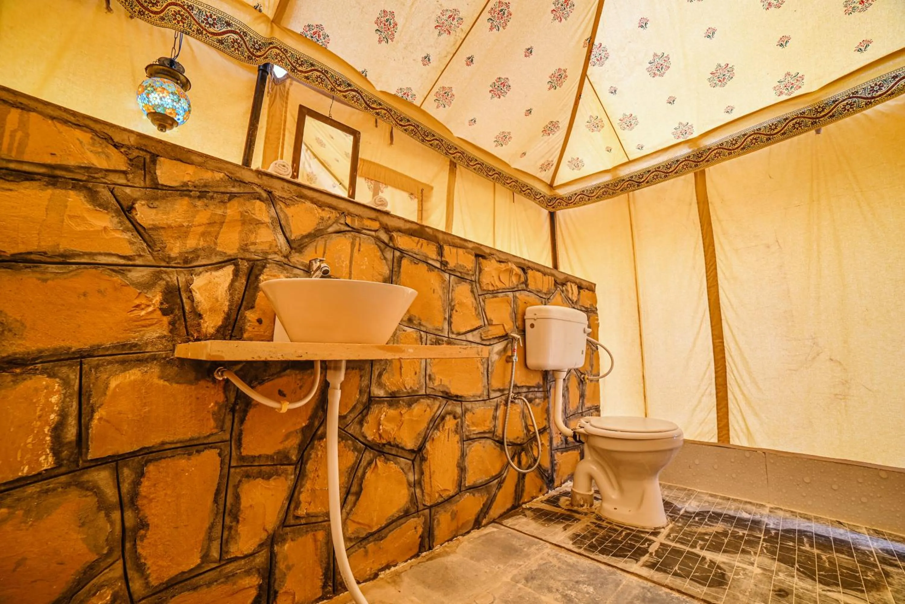 The Captain Desert Camp