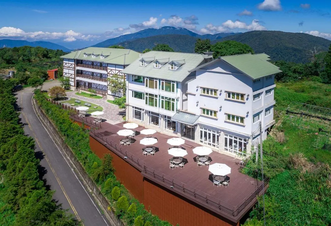 Property building in Jun Yue Hanging Garden Resort