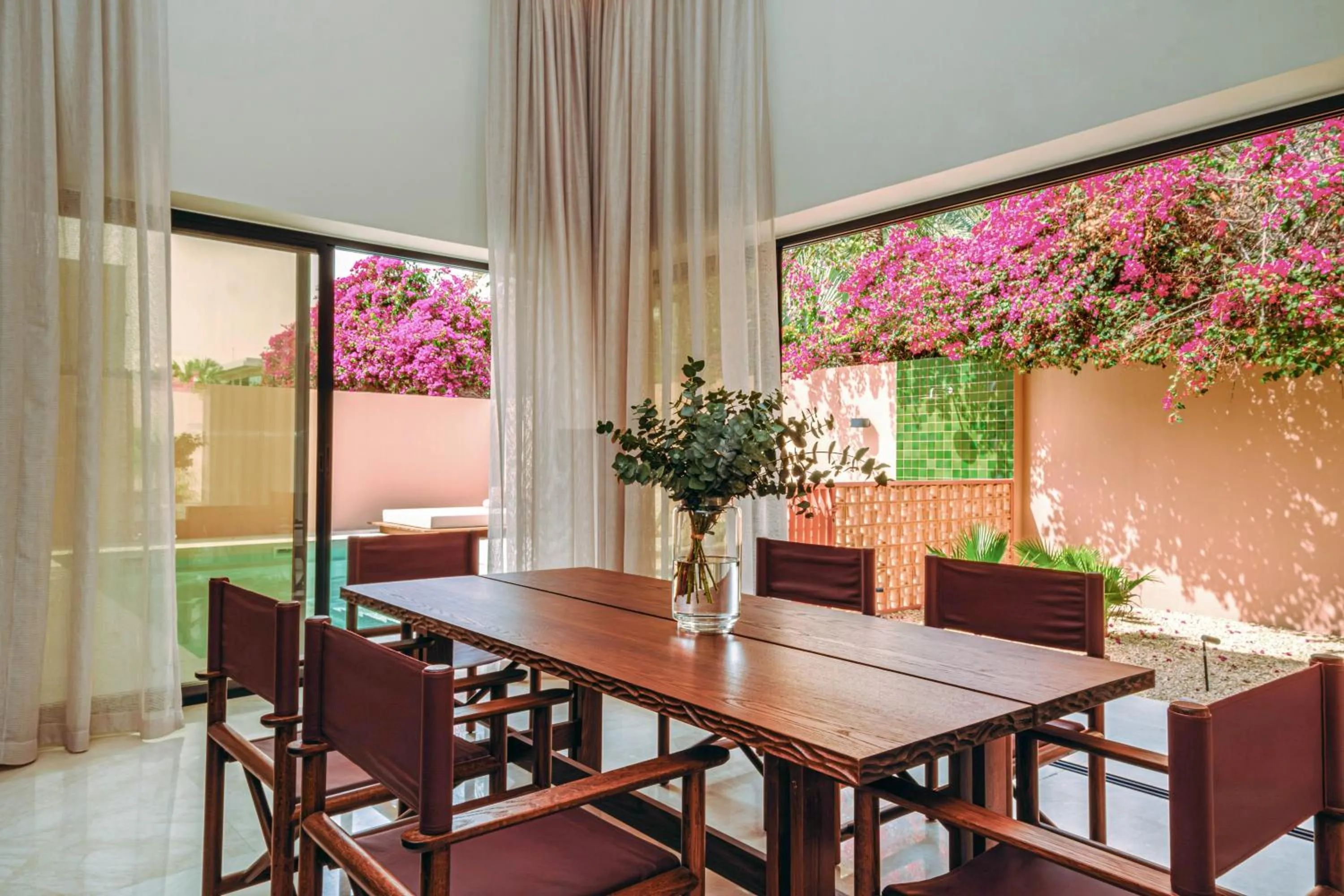 Living room in Meliá Desert Palm Member of Meliá Collection