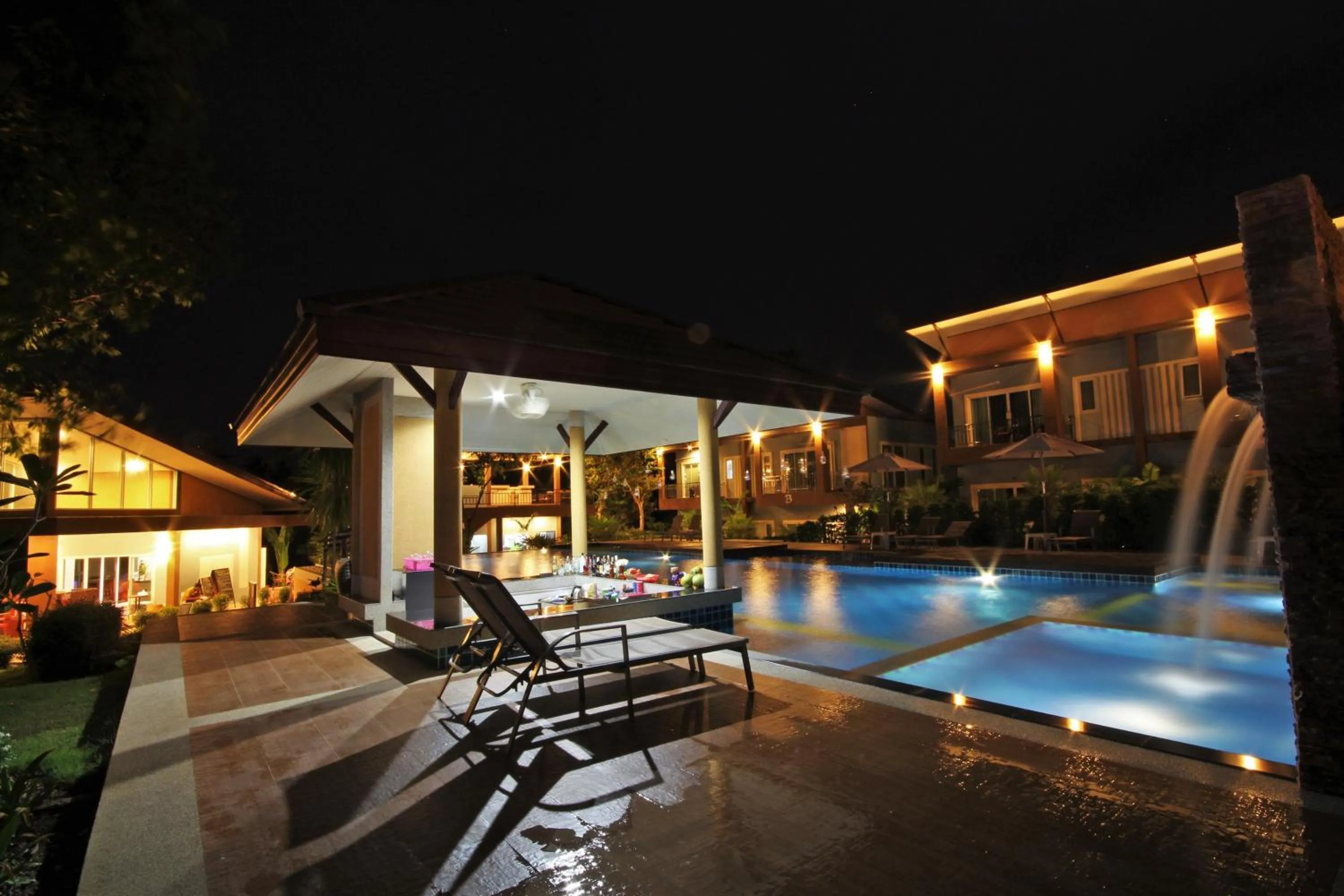 Lounge or bar in Phutara Lanta Resort - SHA Extra Plus Koh Lanta
