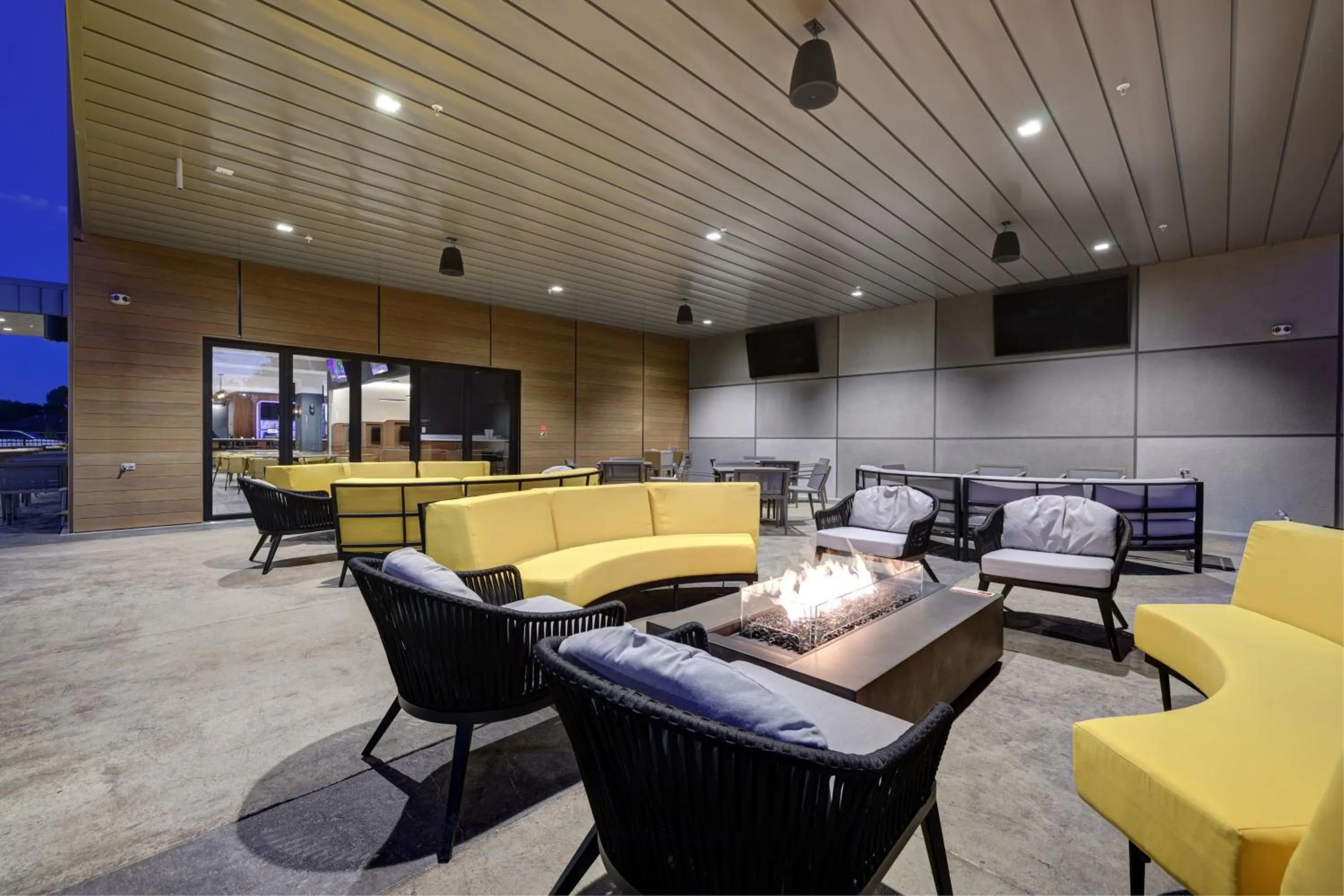 Restaurant/places to eat in Courtyard by Marriott Iowa City University Heights