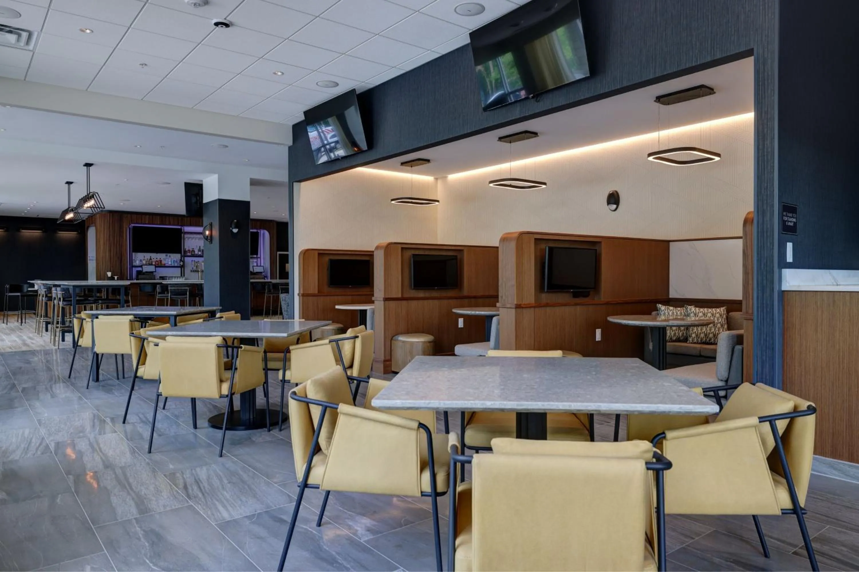 Restaurant/places to eat in Courtyard by Marriott Iowa City University Heights
