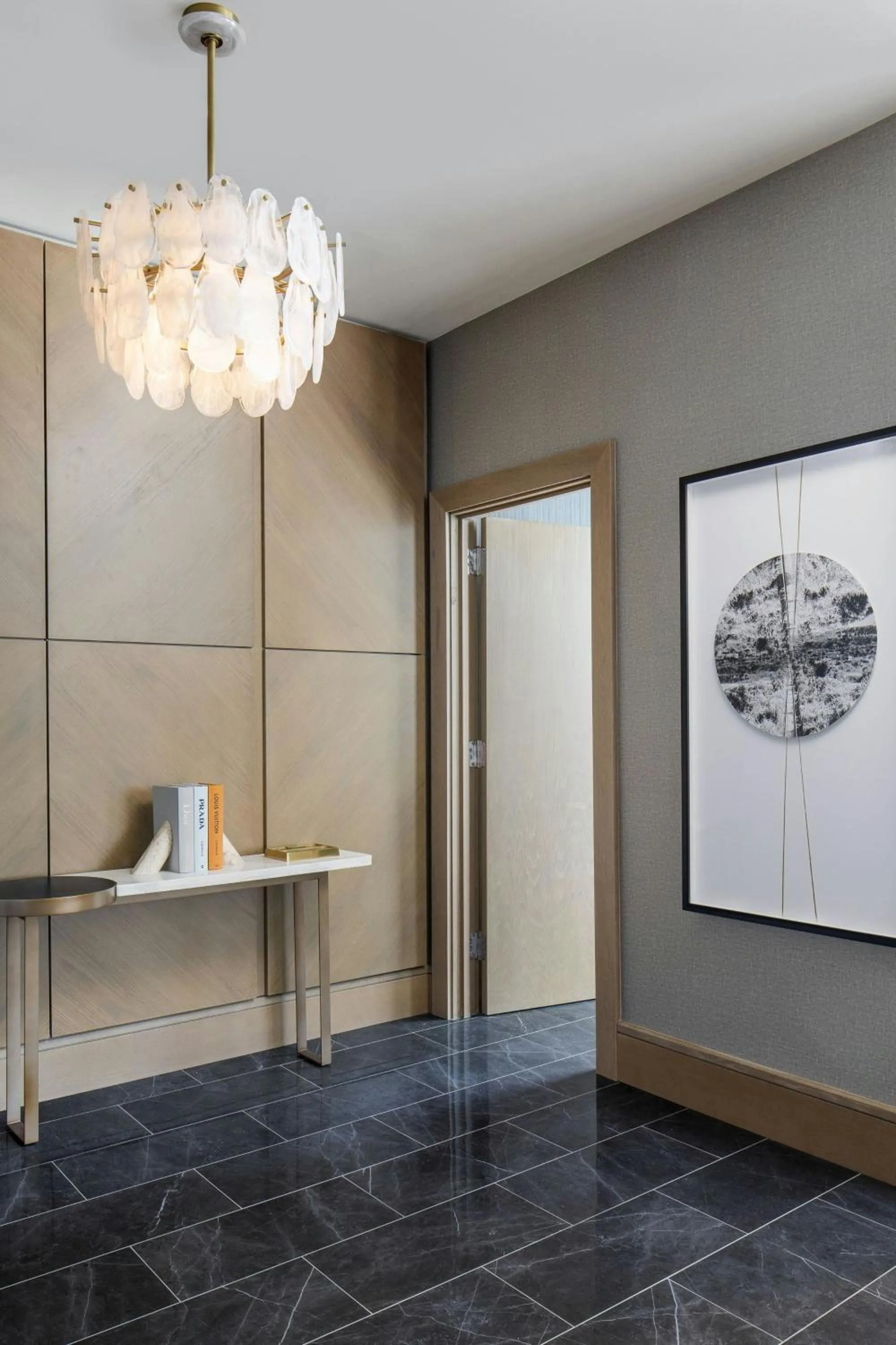 Photo of the whole room in Marriott Dallas Uptown