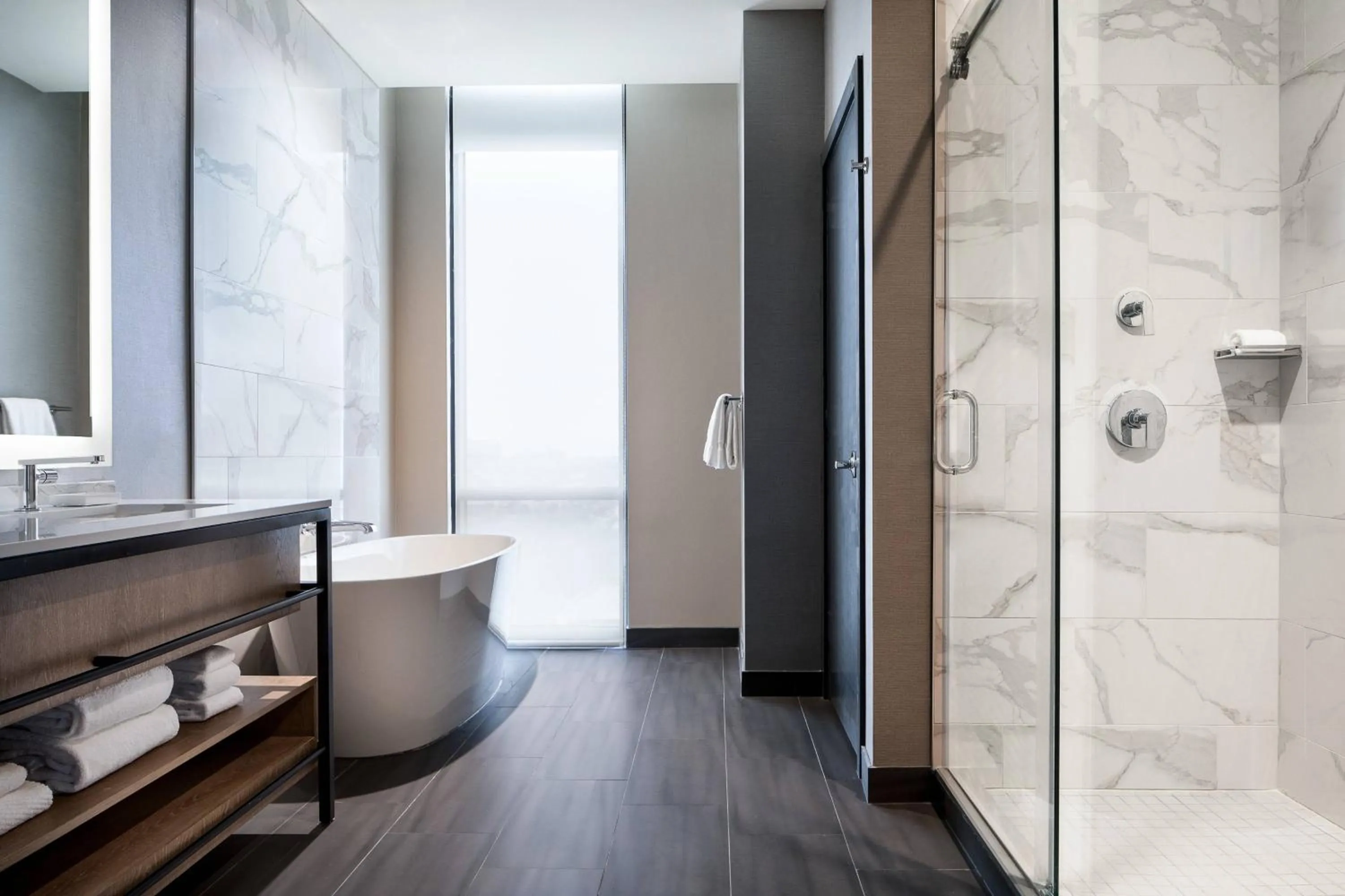 Bathroom in Marriott Dallas Uptown